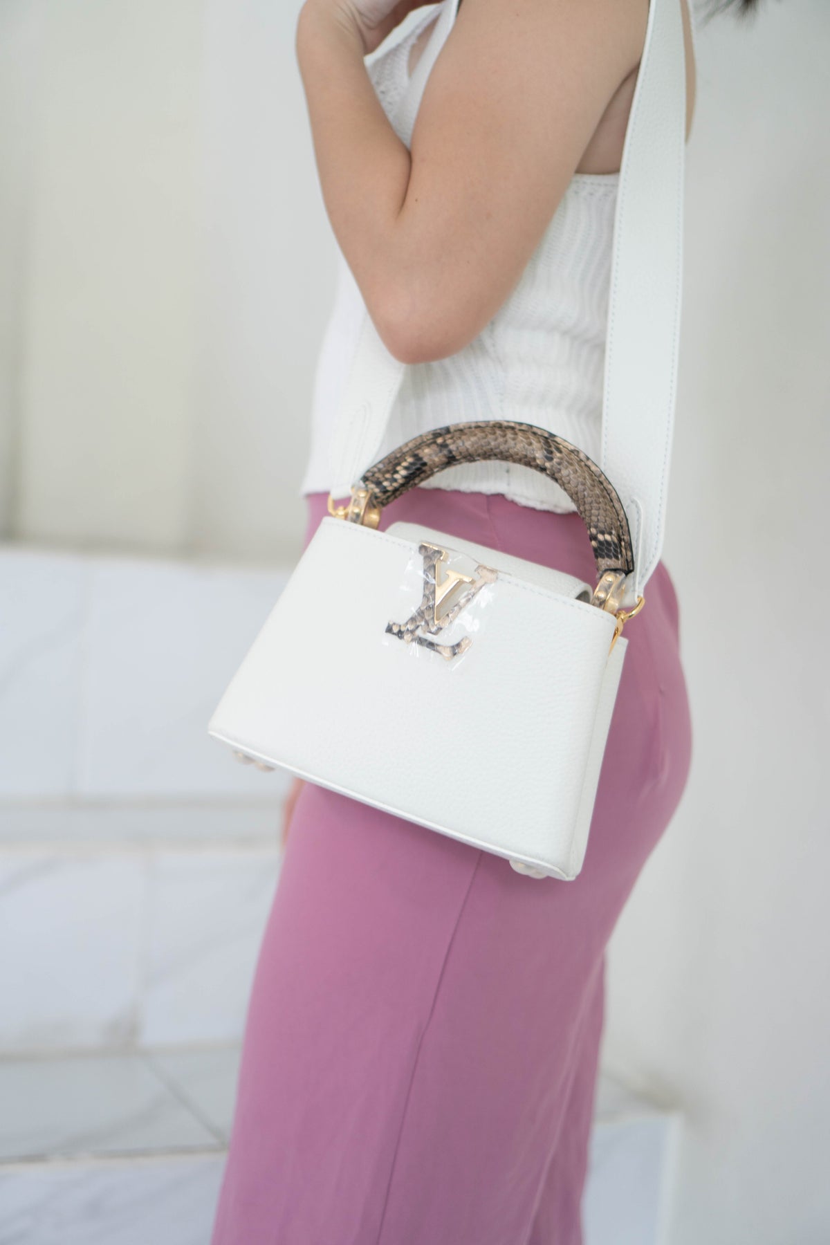 Capucines Mini – White Taurillon with Snakeskin Handle