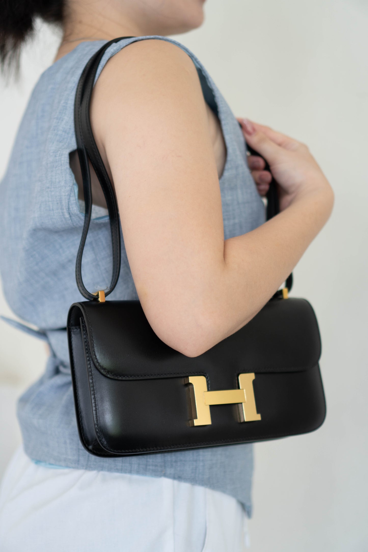 Constance Elan – Noir Box Leather with Gold Hardware