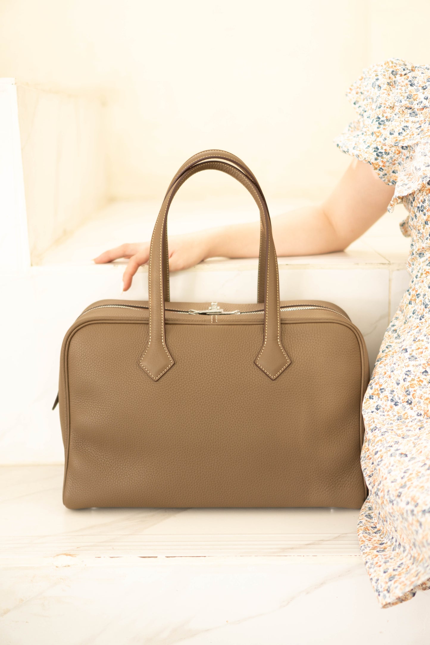 Victoria II 35 in Etoupe Taurillon Clemence with Palladium Hardware
