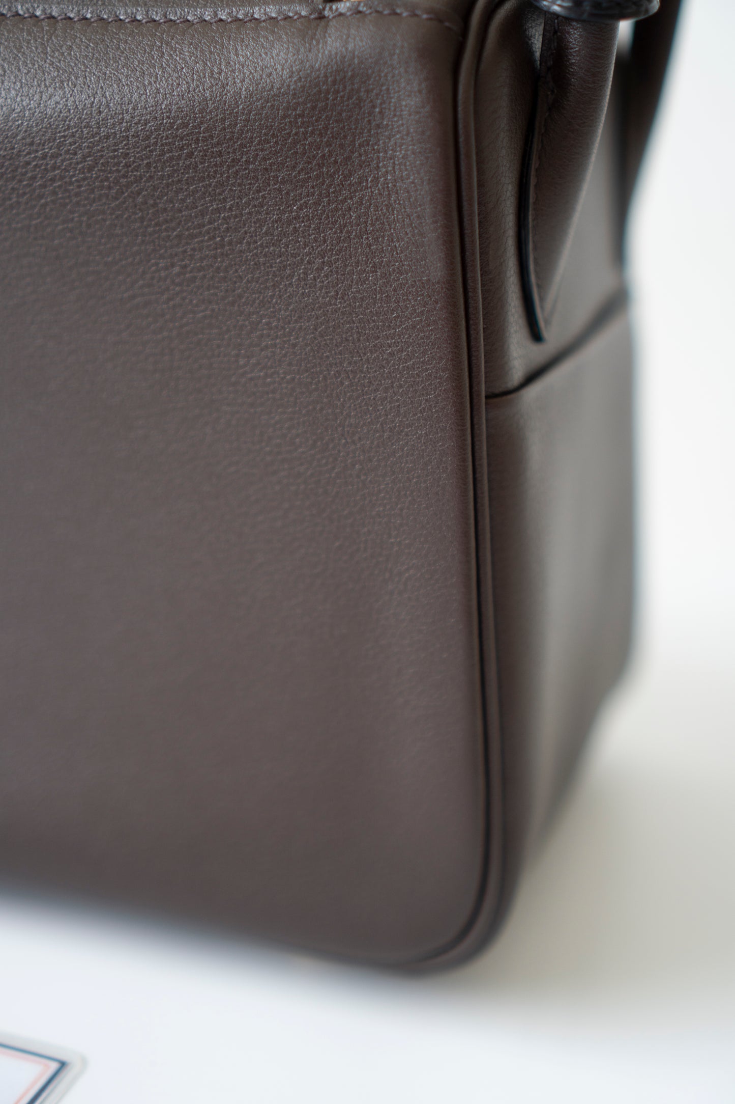 Lind 26 – Ebene Volupto Leather with Matte Croc Strap and Gold Hardware