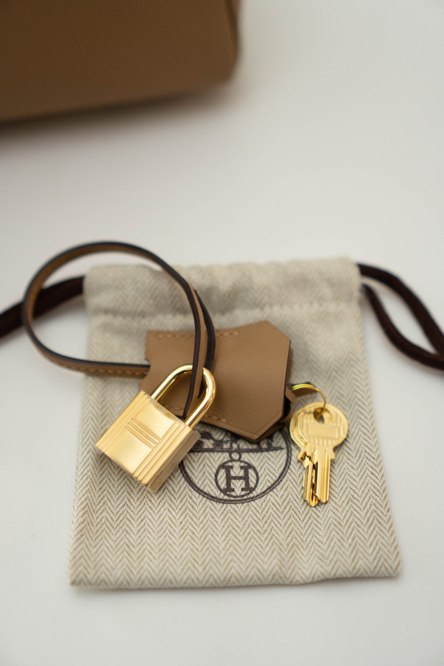 KL 25 in Chai Swift Leather Gold Hardware