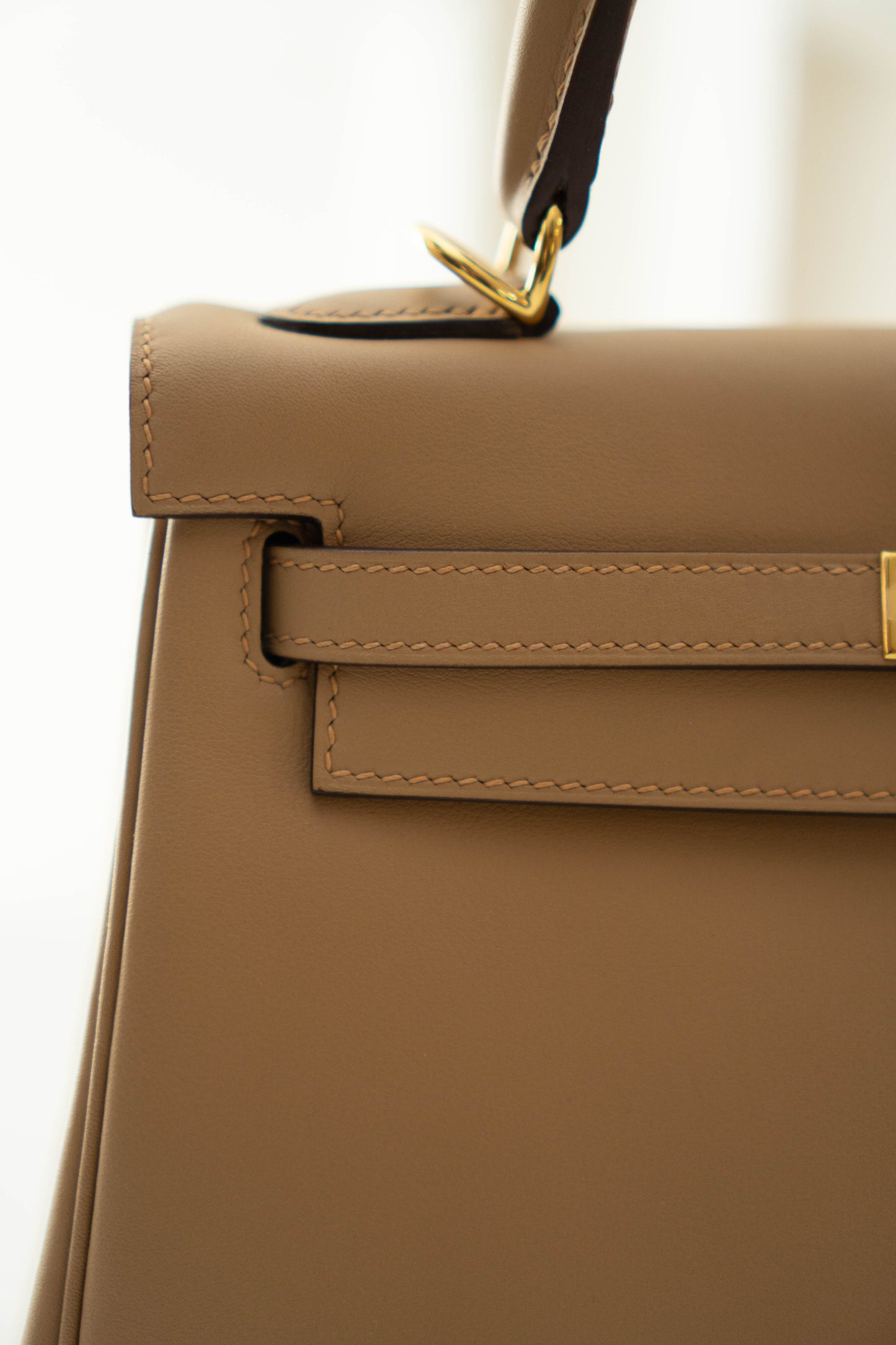 KL 25 in Chai Swift Leather Gold Hardware