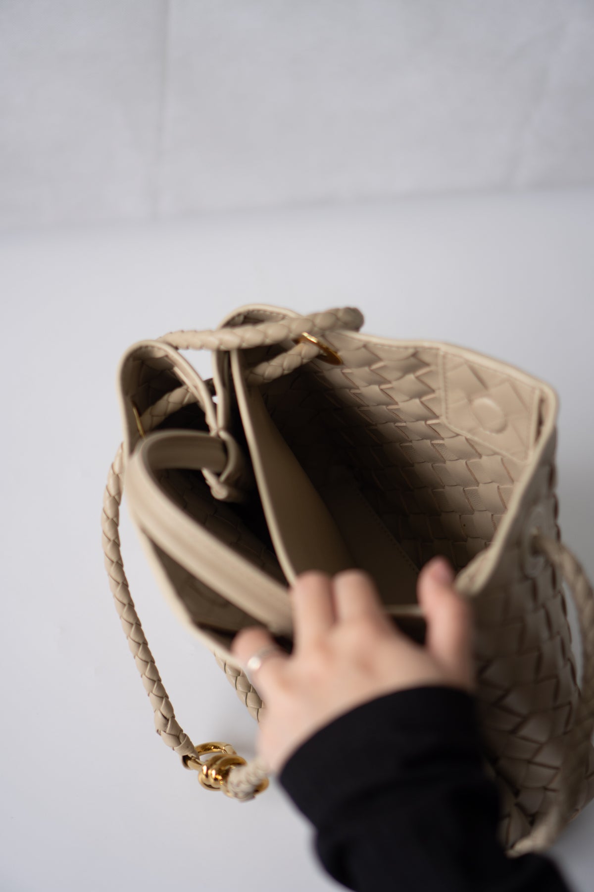 Small Andiamo (25 cm) – Intrecciato Leather & Gold Hardware