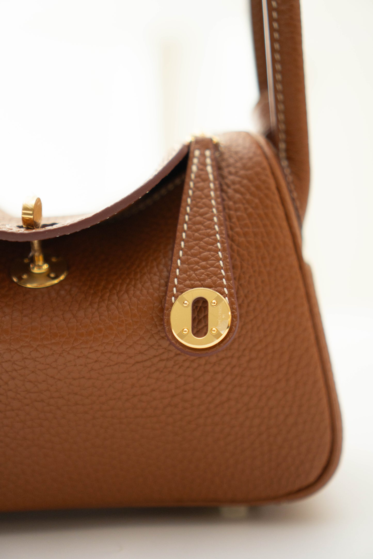 Mini Lindy Gold on gold