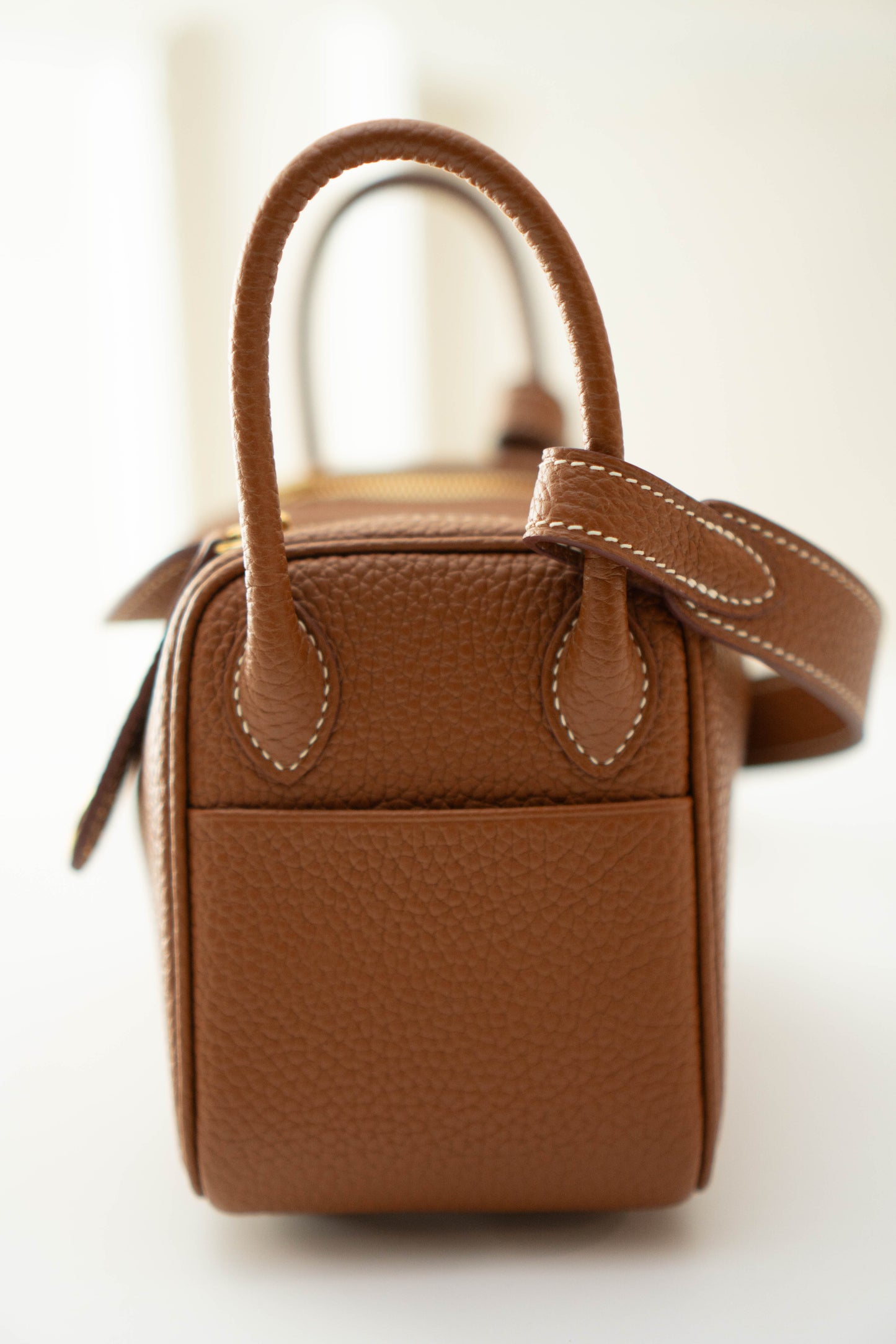 Mini Lindy Gold on gold