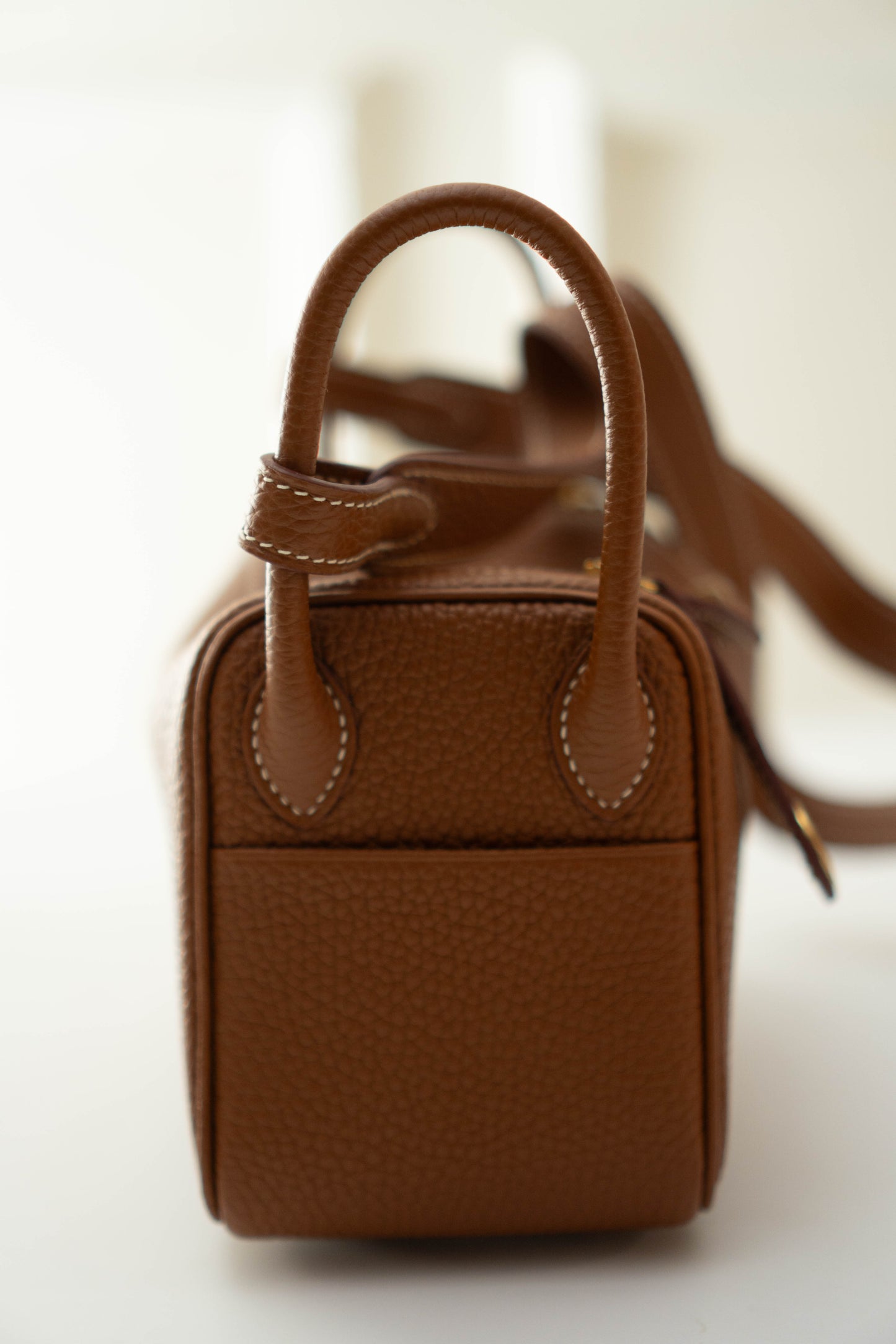 Mini Lindy Gold on gold