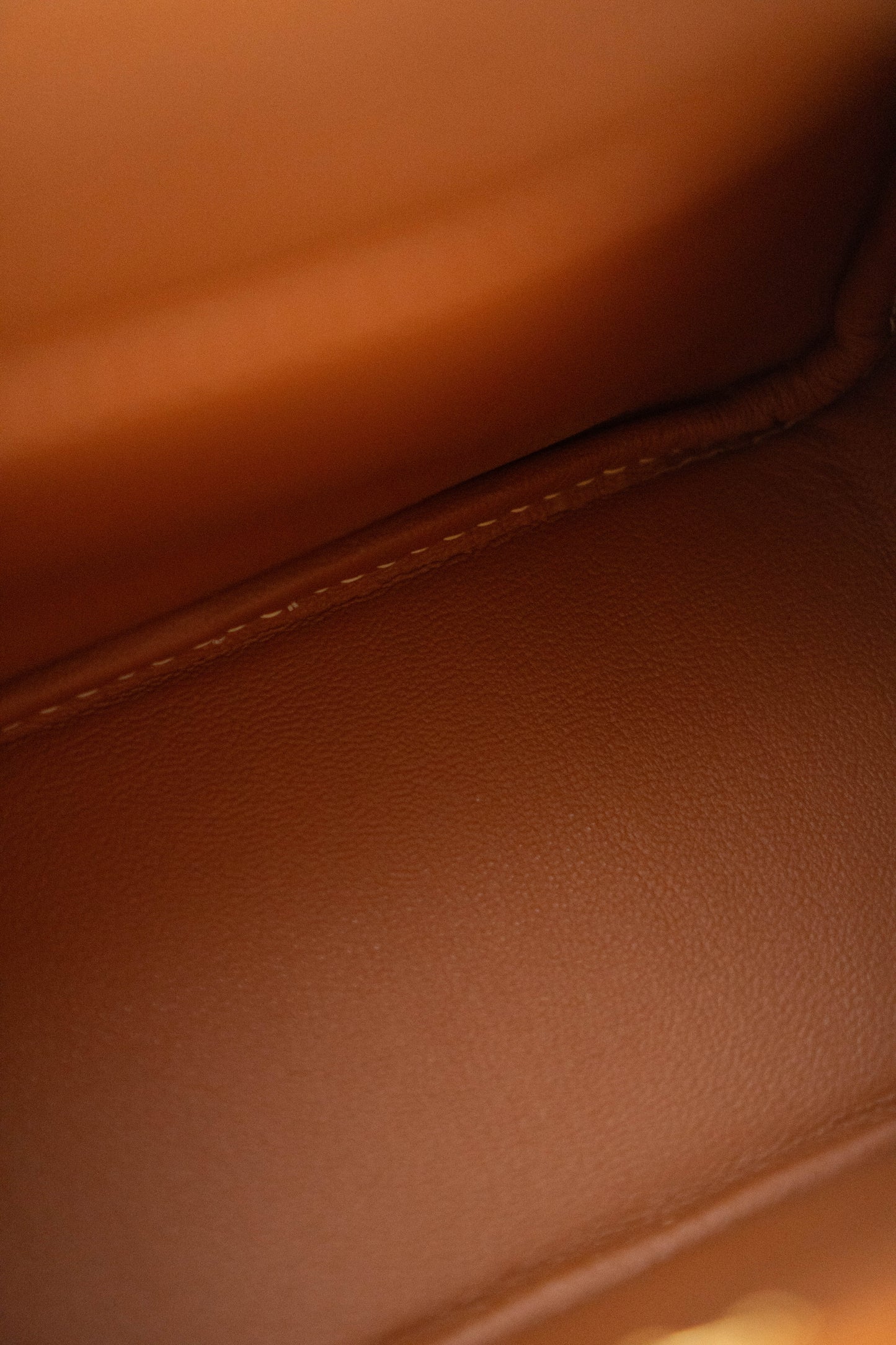 Mini Lindy Gold on gold