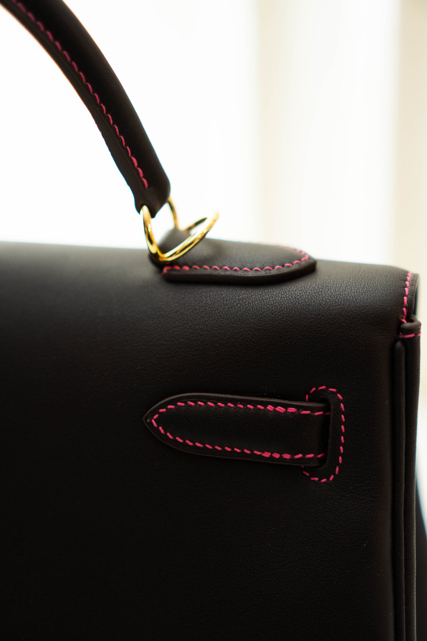 KL 32 in Ebene Epsom calfskin leather