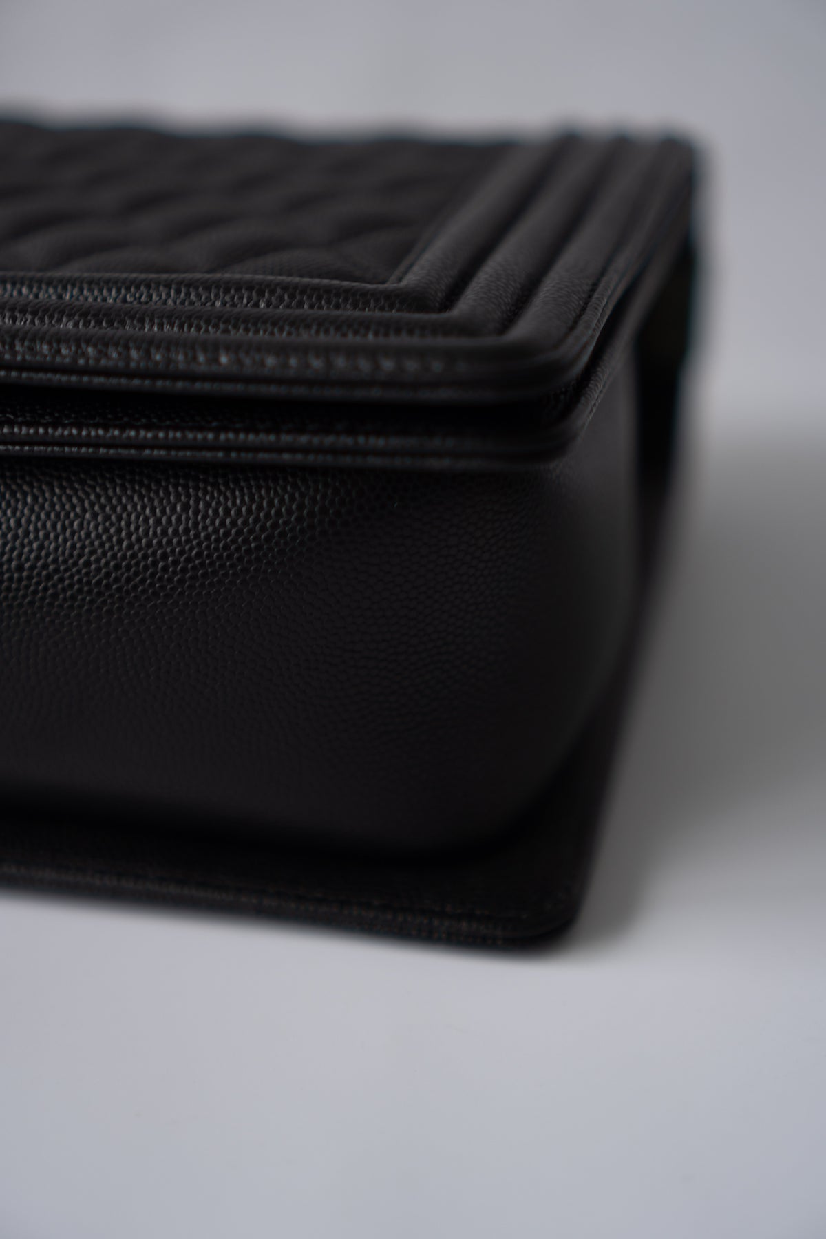 New Le Boy (28 cm)Medium – Black Caviar Leather with Brushed Gold Hardware