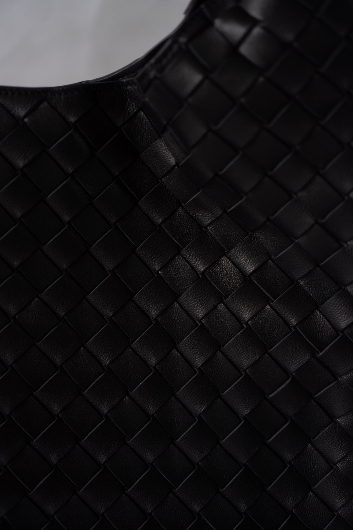 Hop Bag – Black Intrecciato Leather