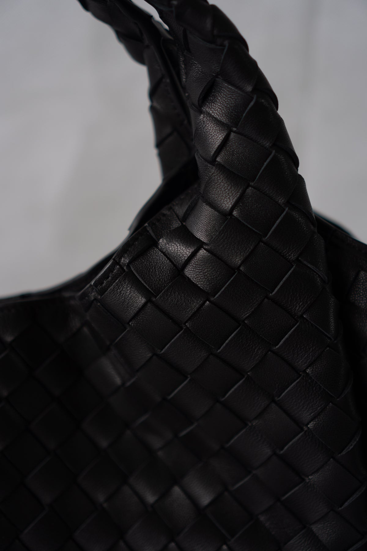Hop Bag – Black Intrecciato Leather