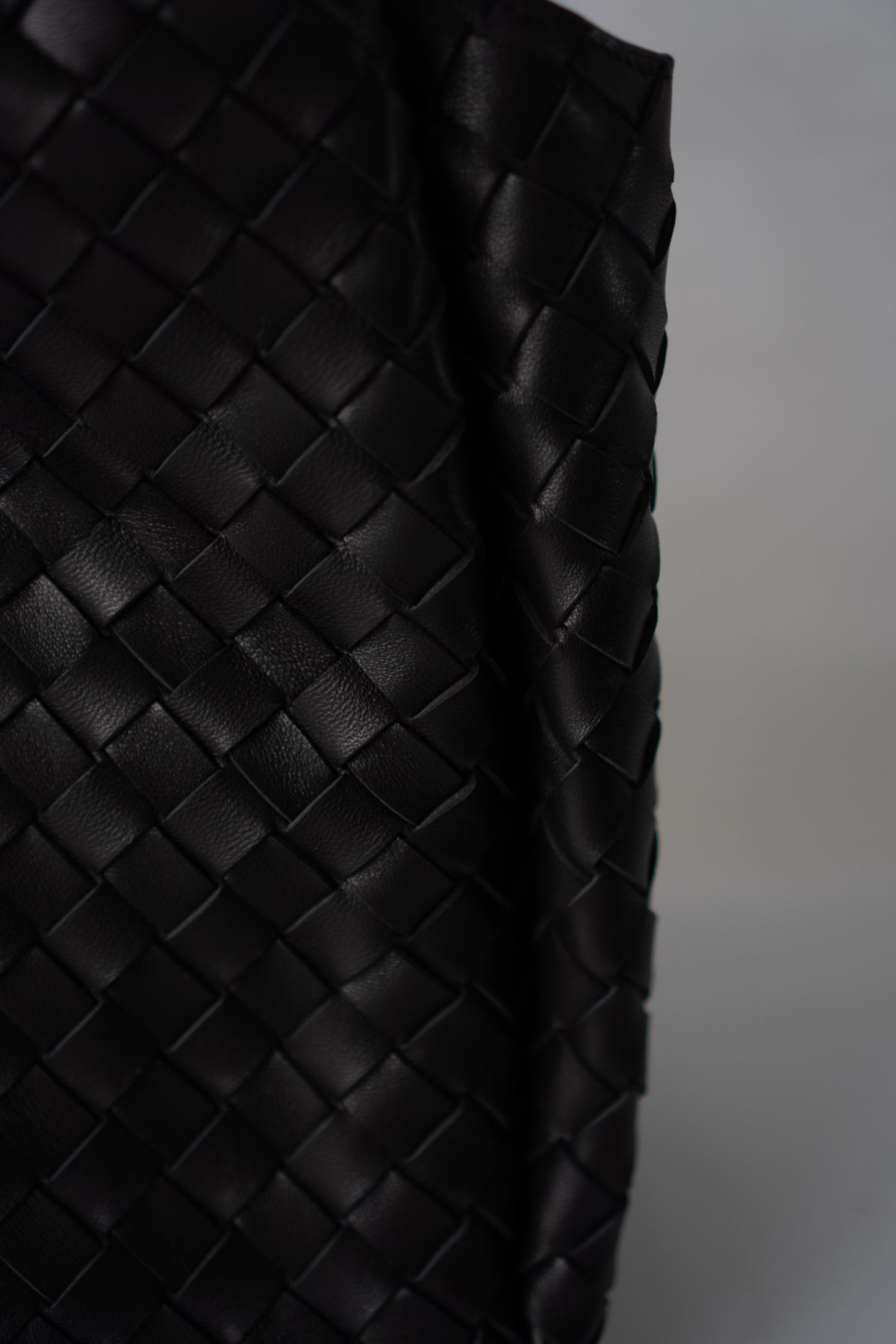 Hop Bag – Black Intrecciato Leather