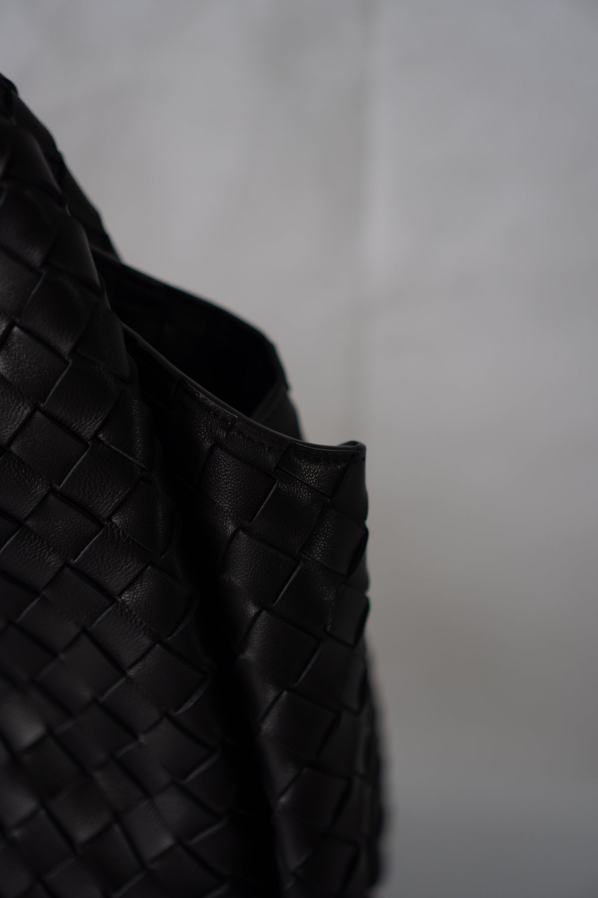 Hop Bag – Black Intrecciato Leather