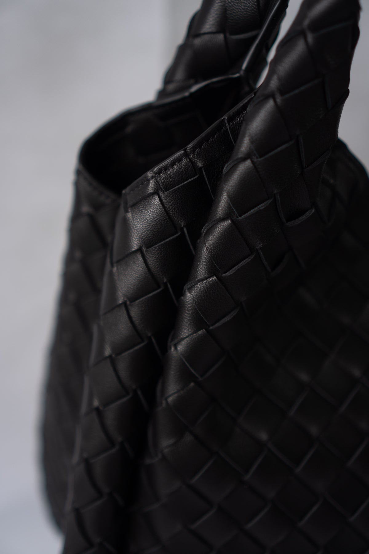 Hop Bag – Black Intrecciato Leather