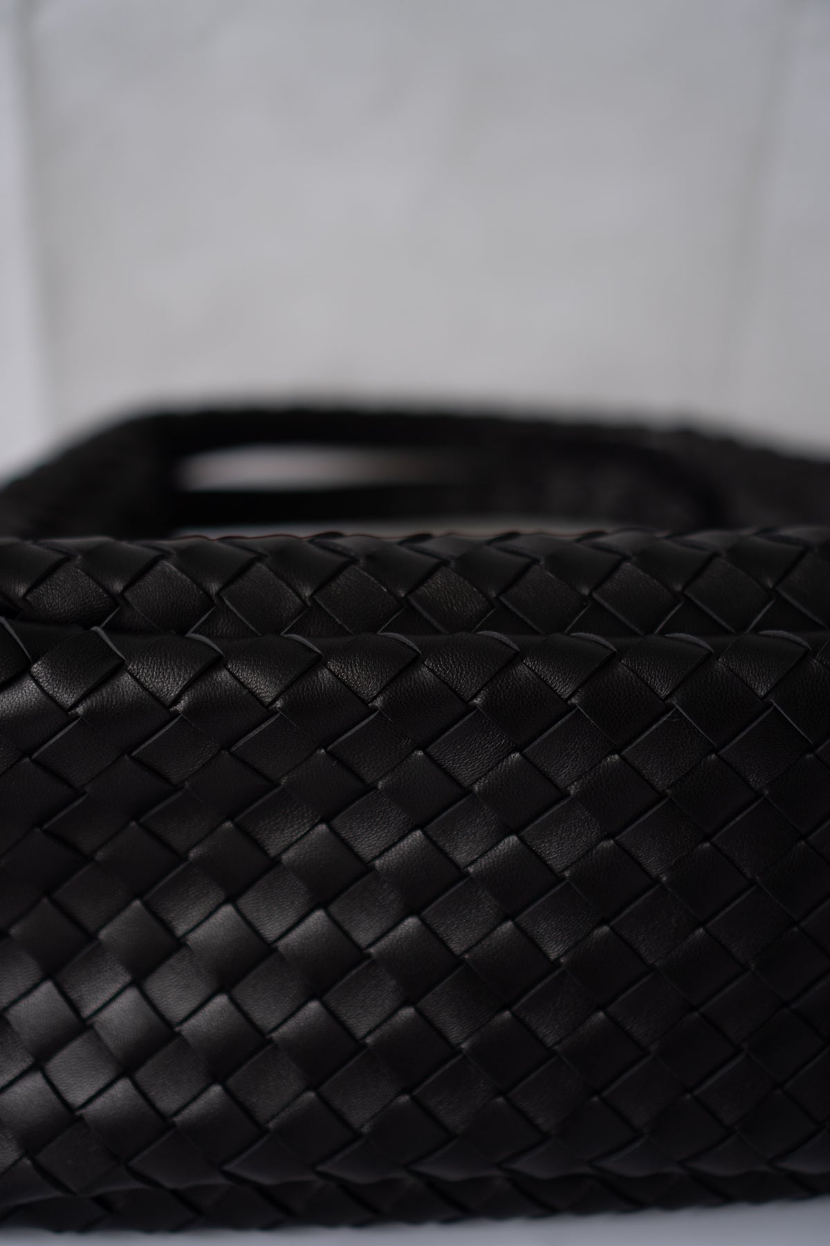Hop Bag – Black Intrecciato Leather
