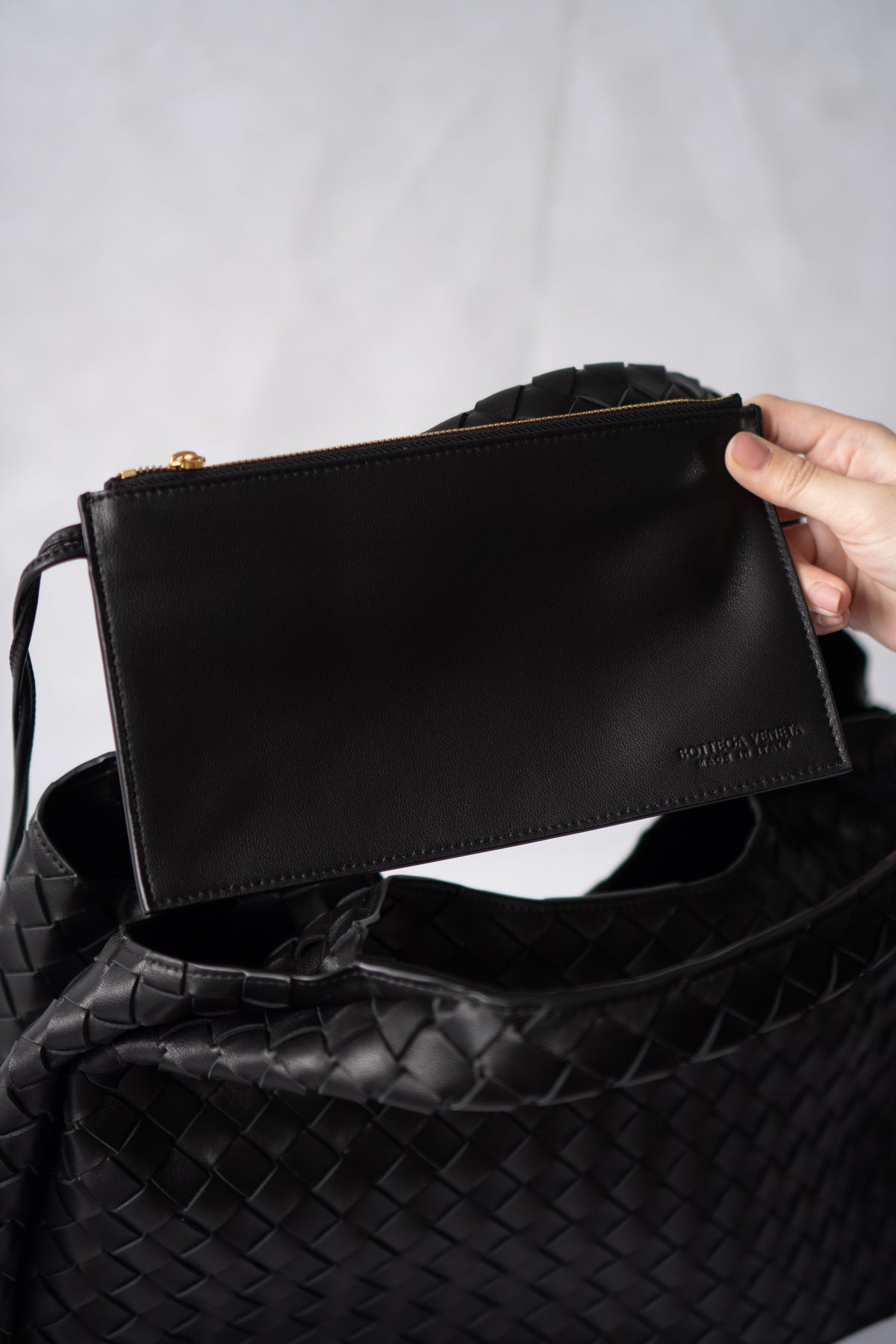 Hop Bag – Black Intrecciato Leather