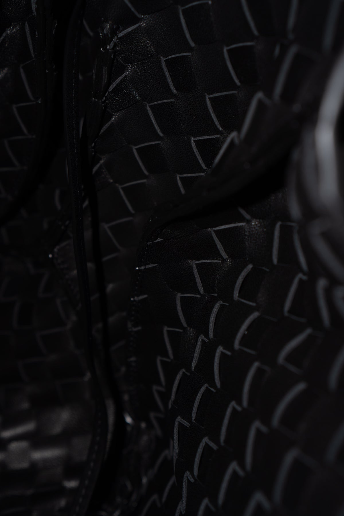 Hop Bag – Black Intrecciato Leather
