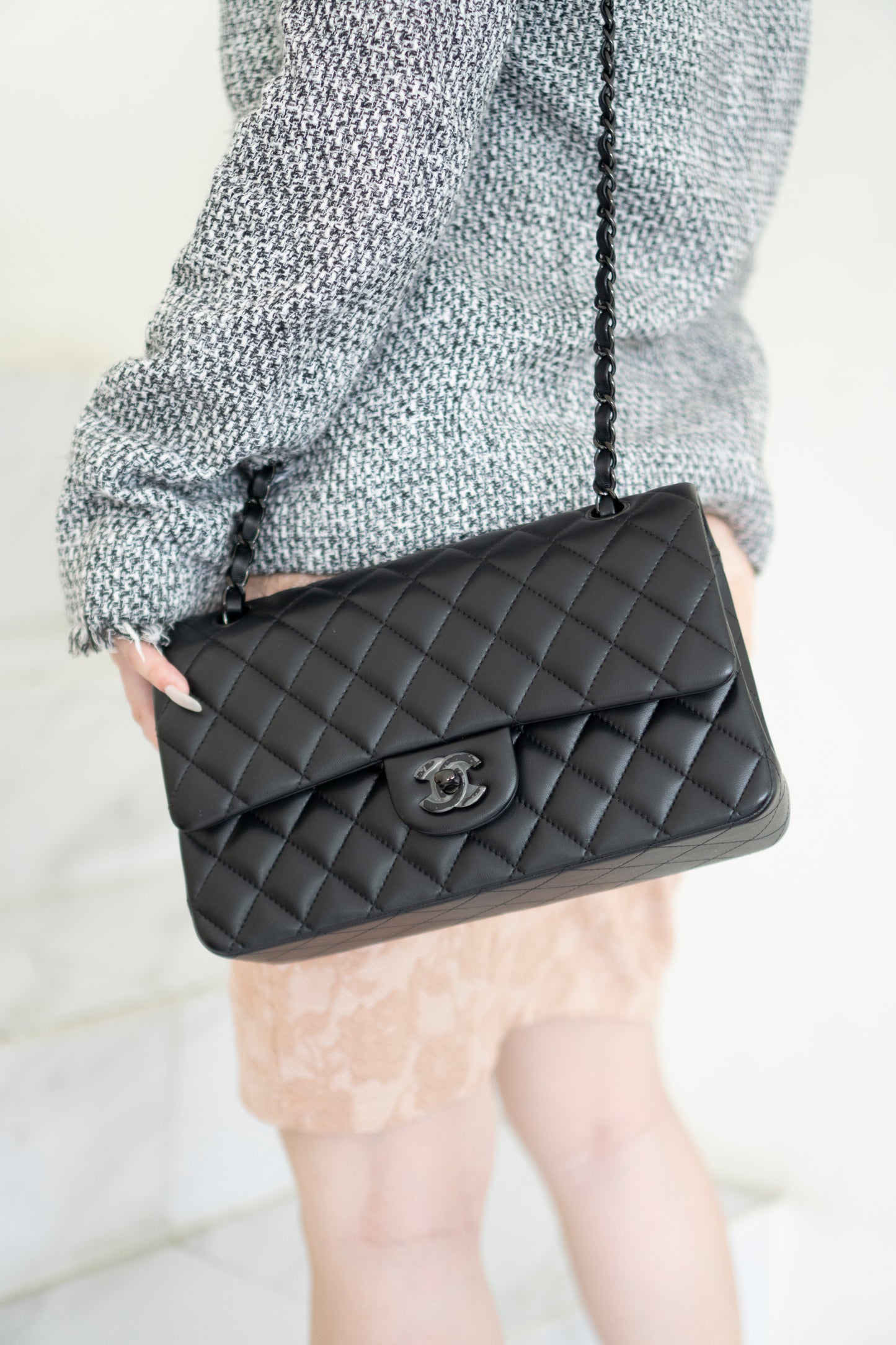 Classic Flap Medium So Black – Black Lambskin with Black Hardware