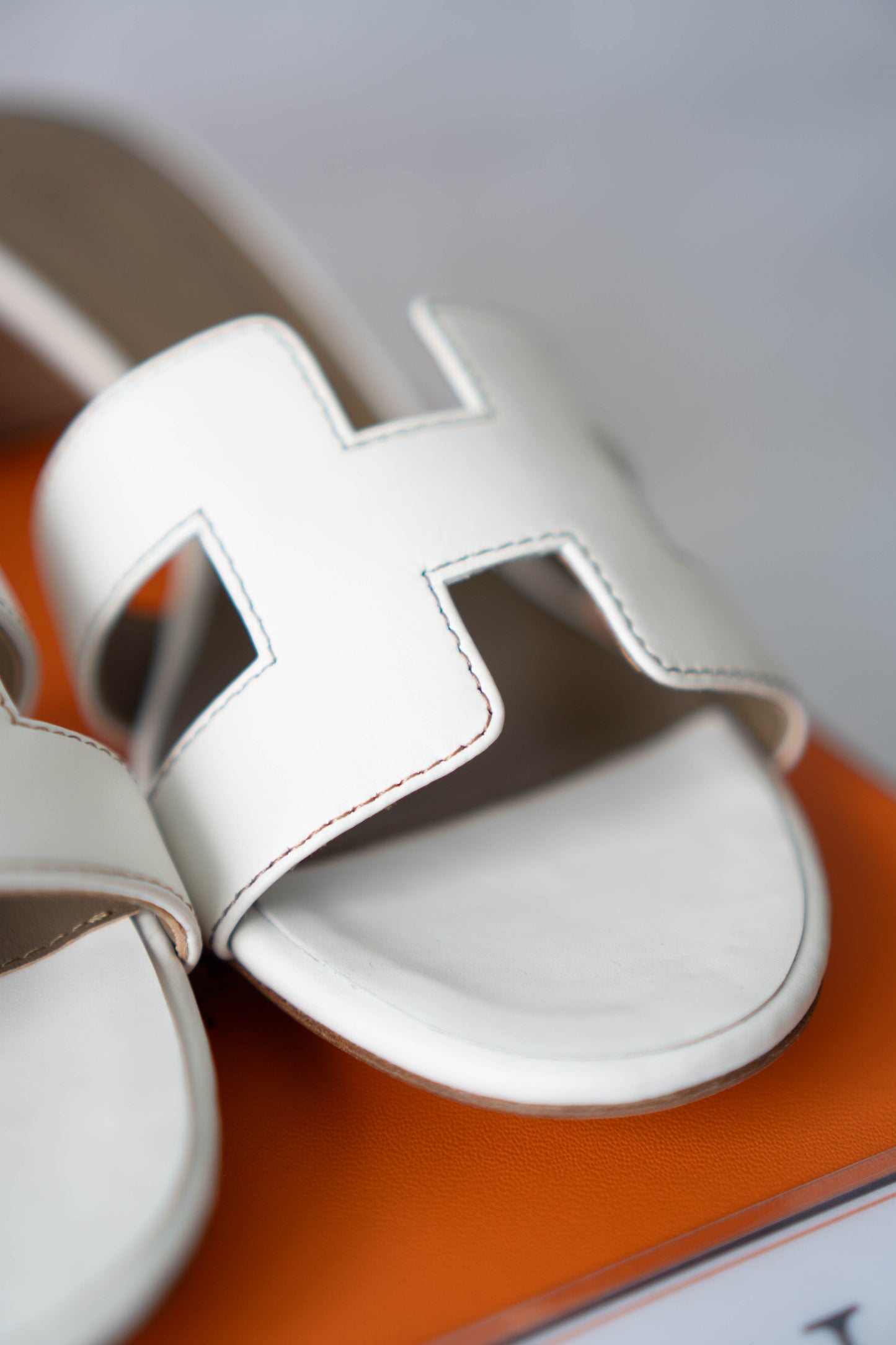 Oasis Sandals – White Smooth Leather