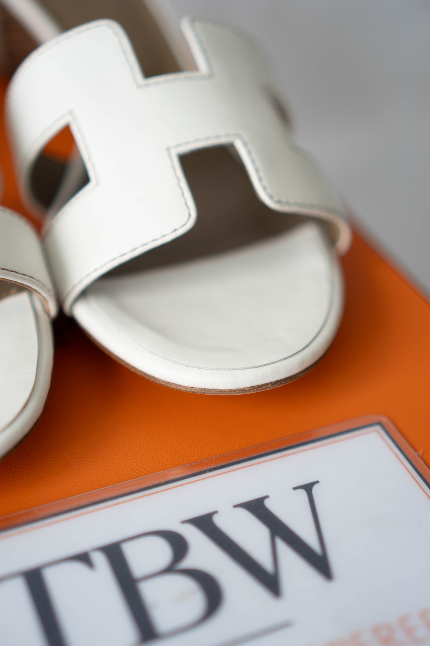 Oasis Sandals – White Smooth Leather