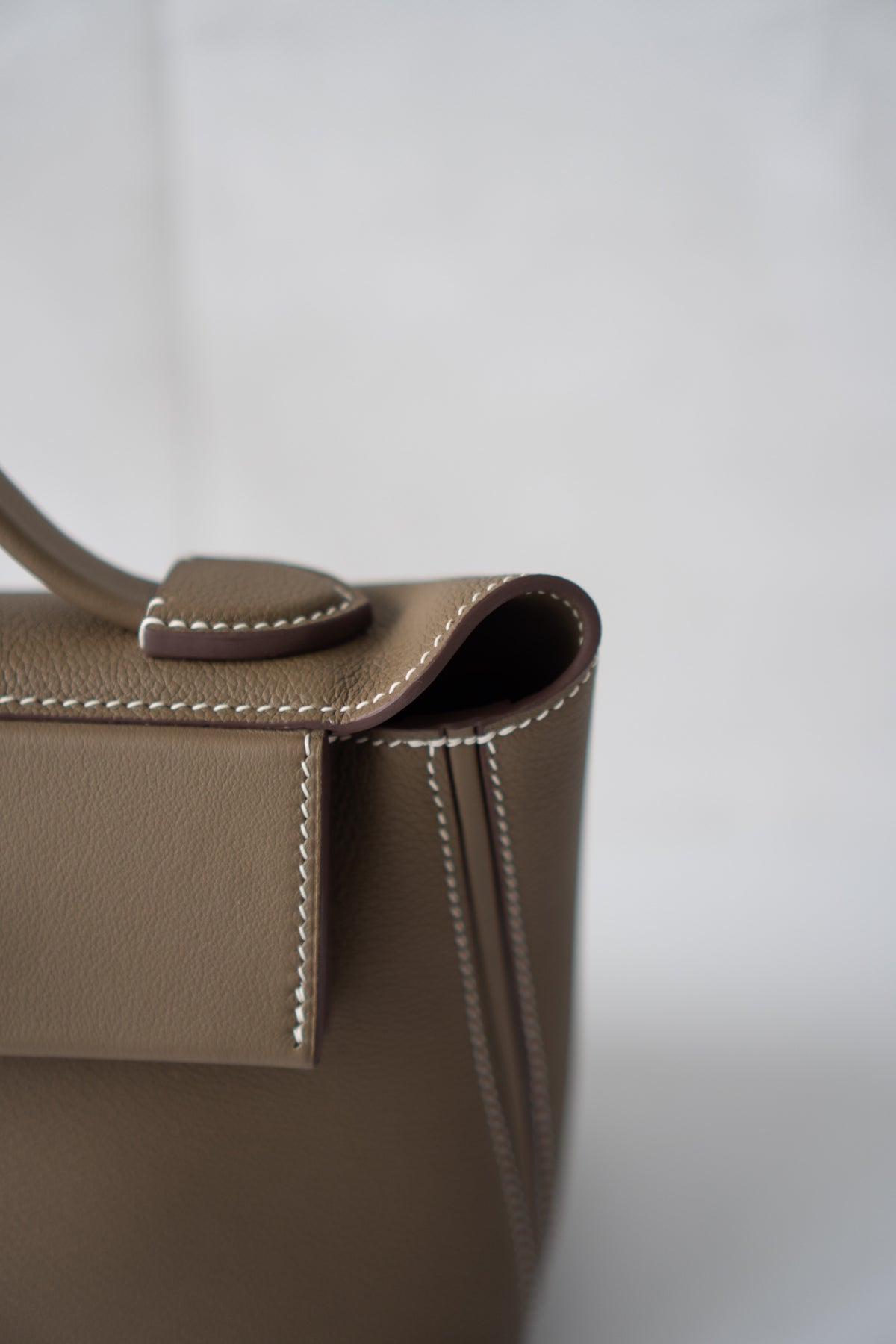 Mini 24/24 – Étoupe Leather with Palladium Hardware