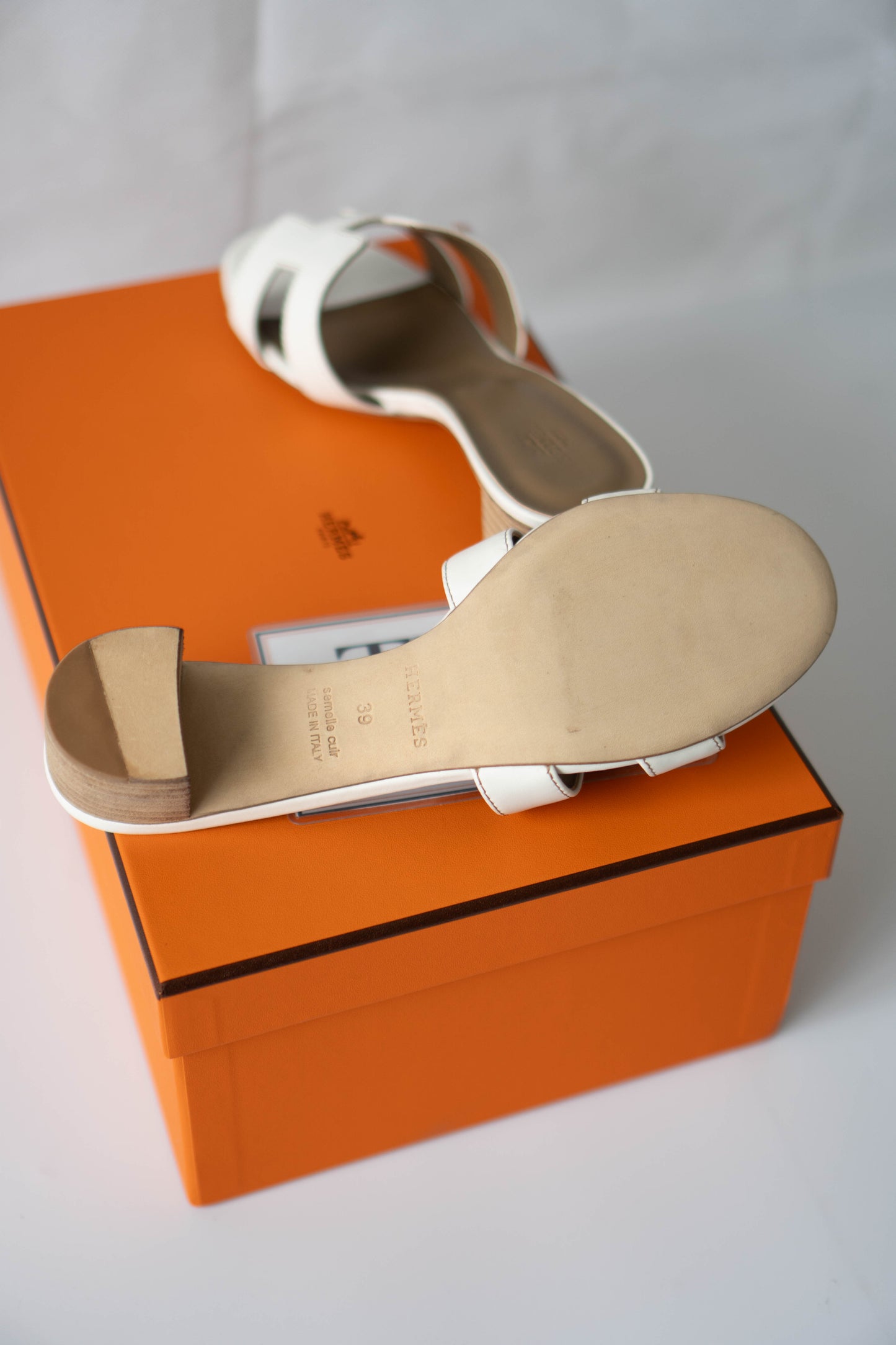Oasis Sandals – White Smooth Leather