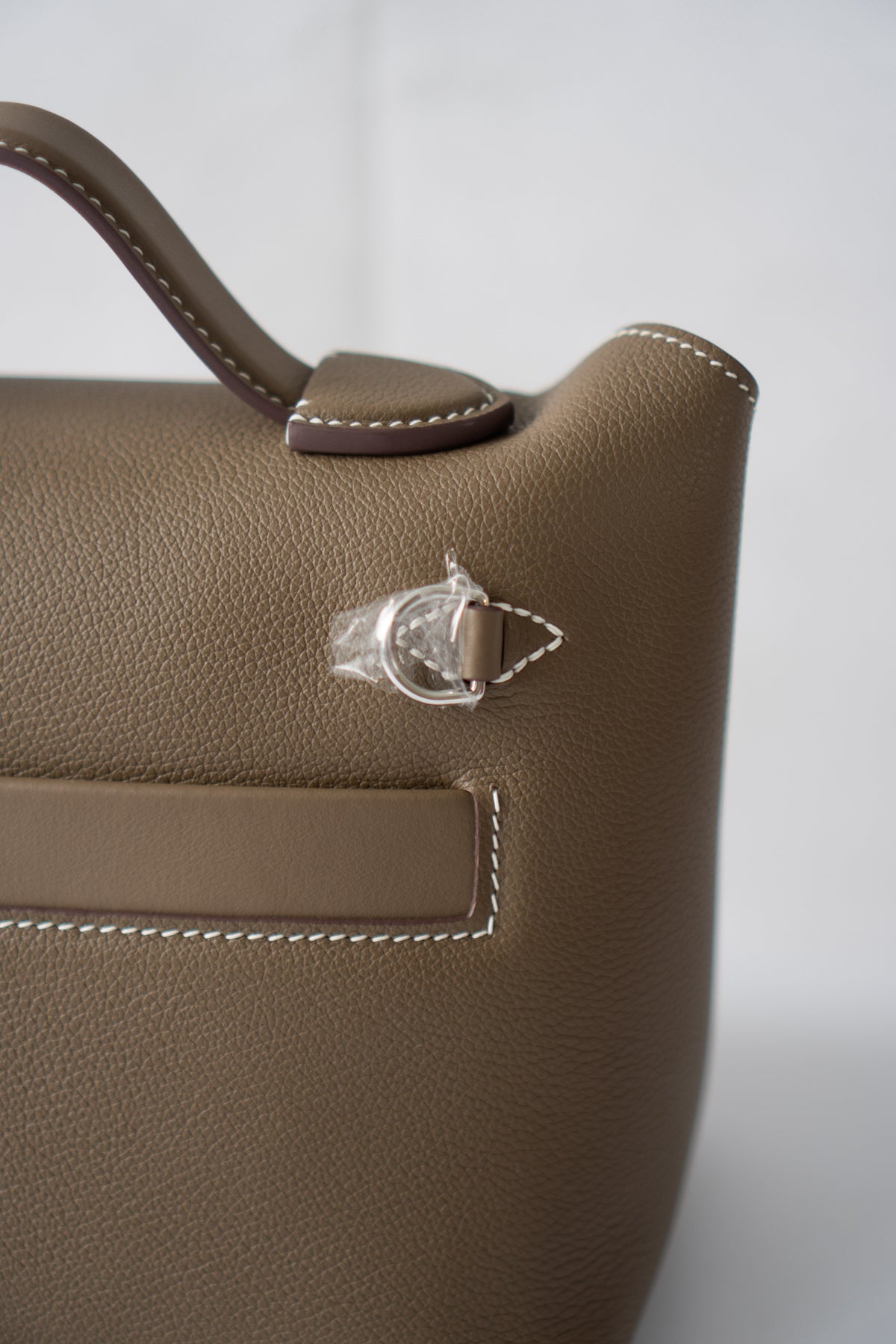 Mini 24/24 – Étoupe Leather with Palladium Hardware