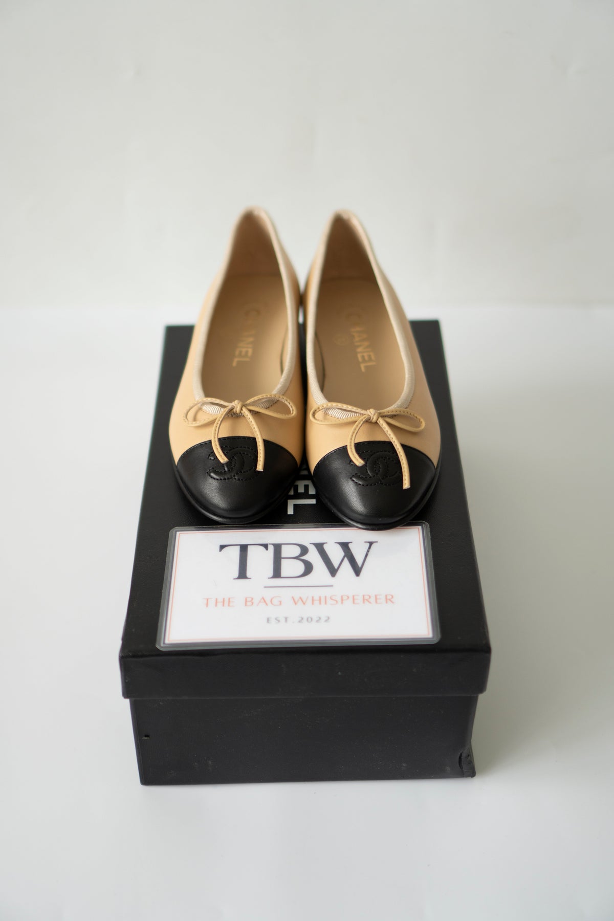 Ballet Flats – Beige & Black Lambskin