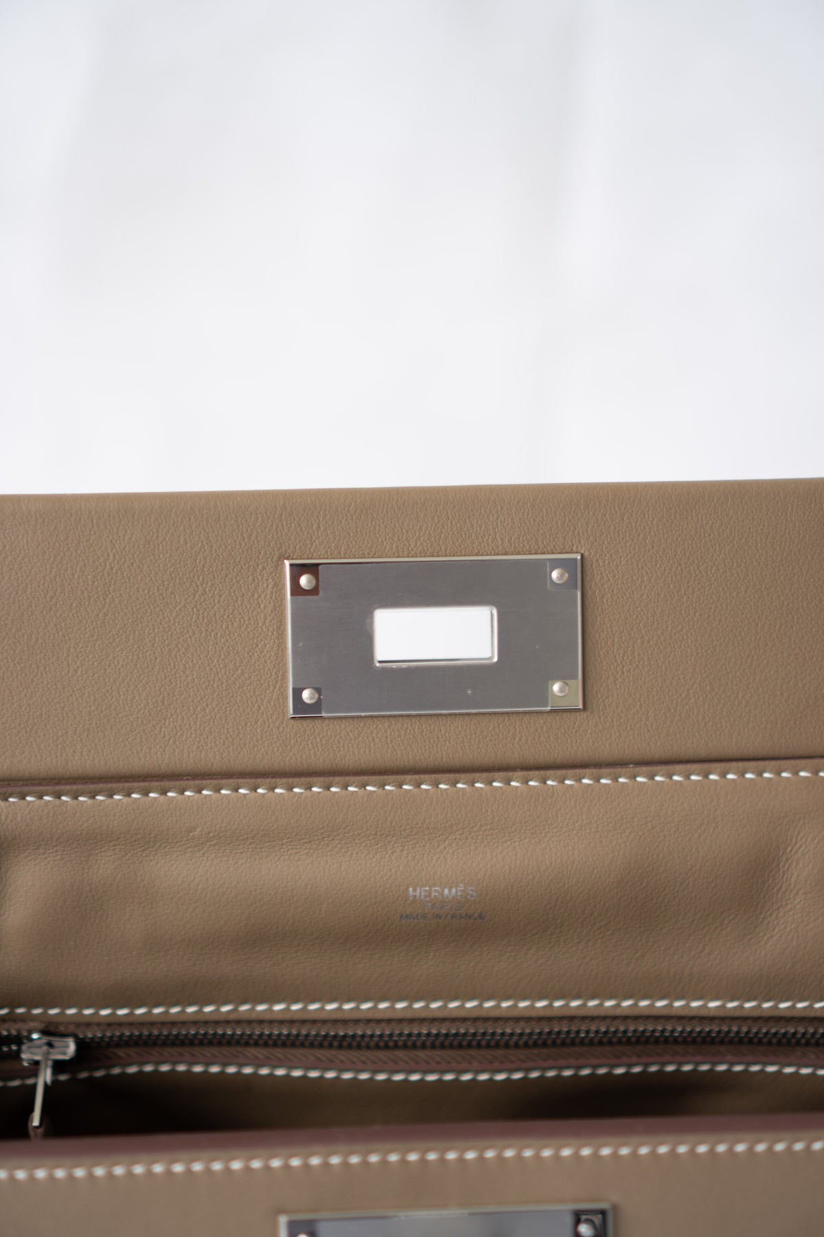 Mini 24/24 – Étoupe Leather with Palladium Hardware