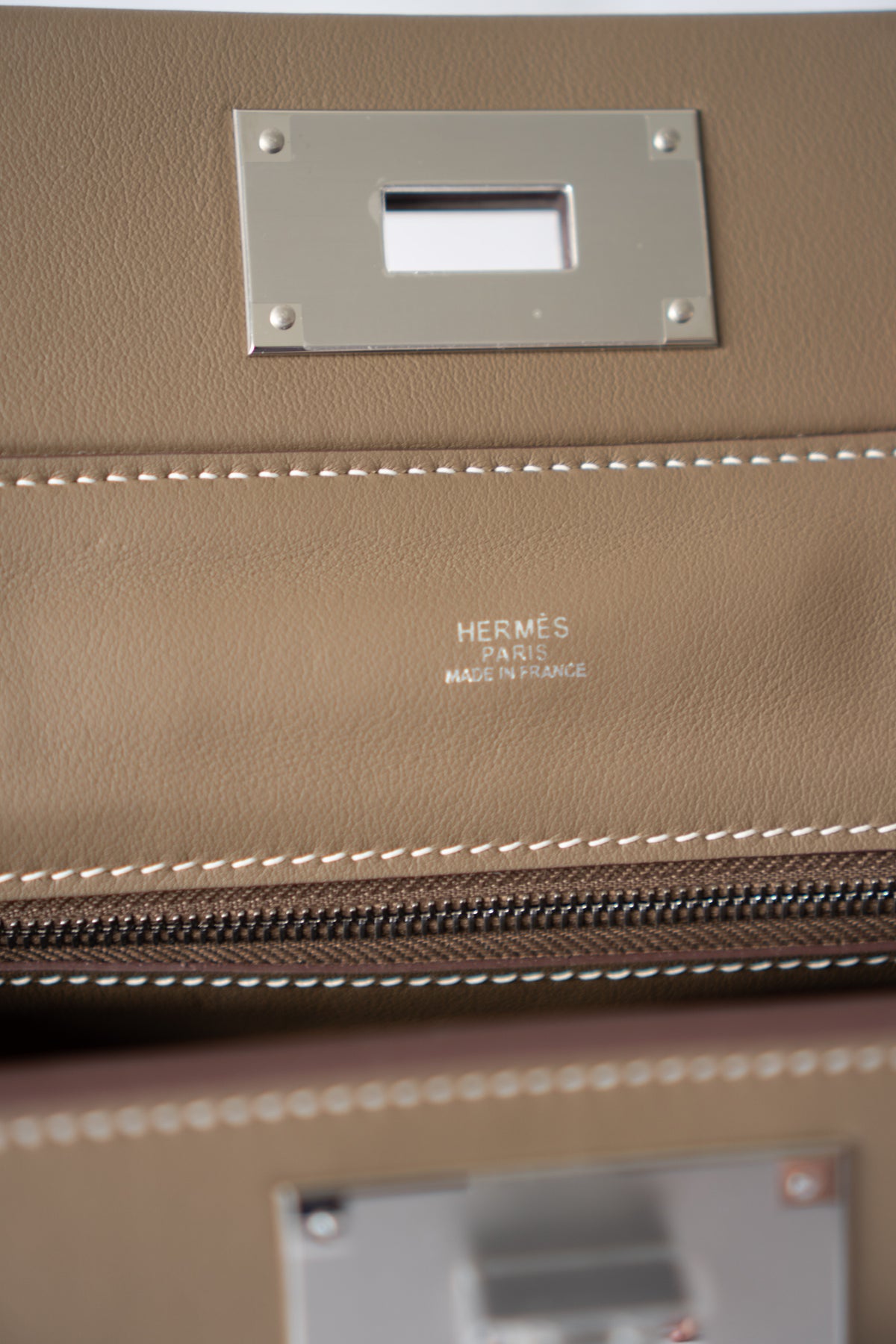 Mini 24/24 – Étoupe Leather with Palladium Hardware