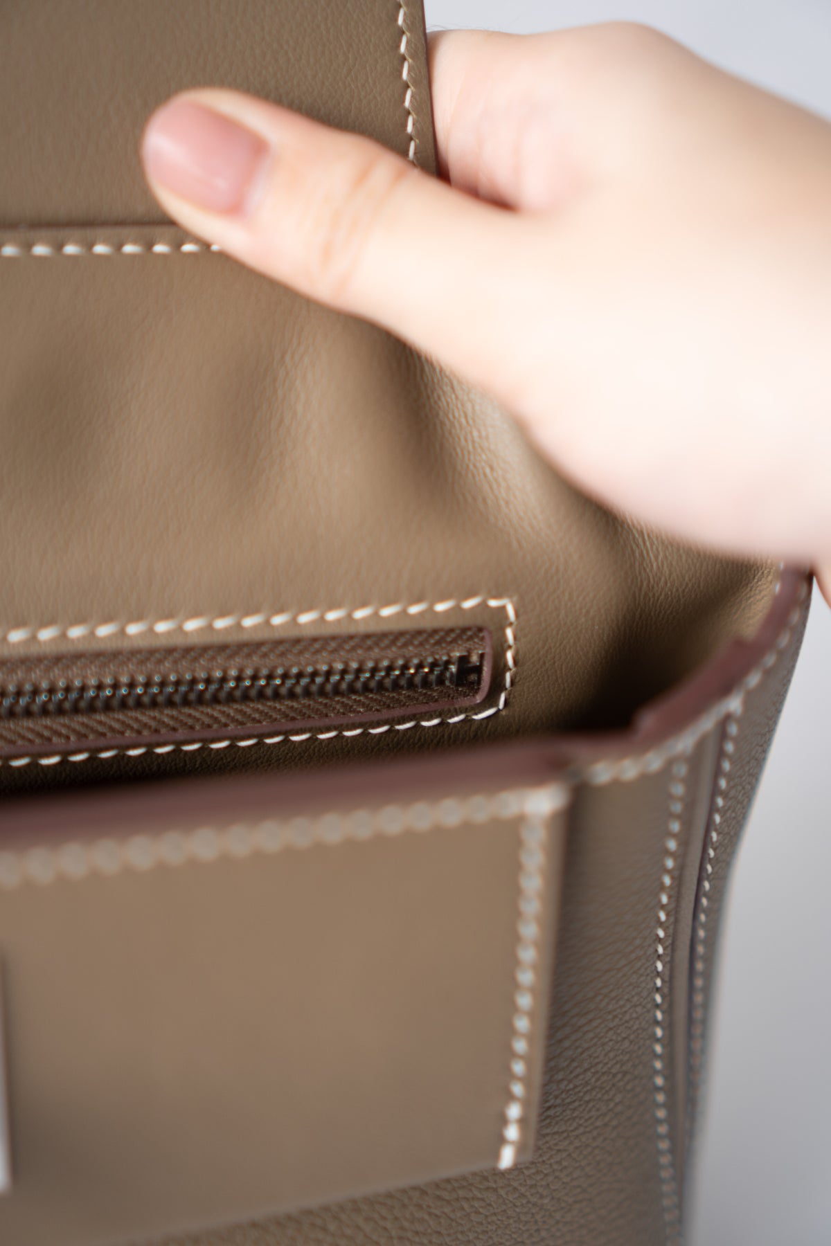 Mini 24/24 – Étoupe Leather with Palladium Hardware