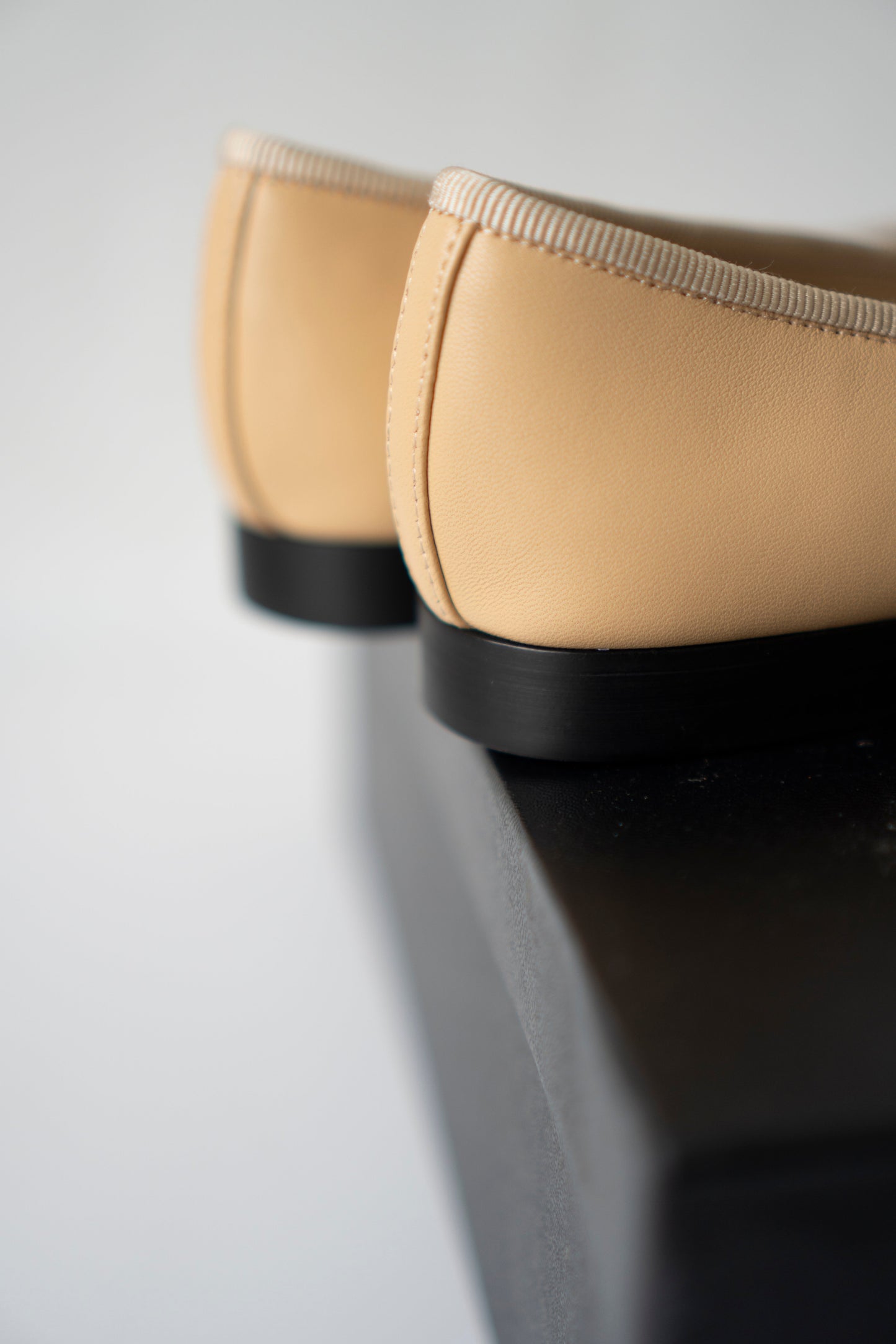 Ballet Flats – Beige & Black Lambskin