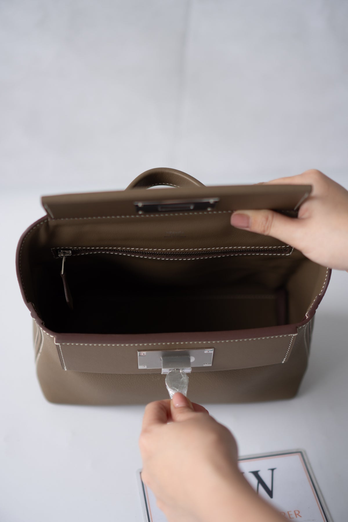 Mini 24/24 – Étoupe Leather with Palladium Hardware