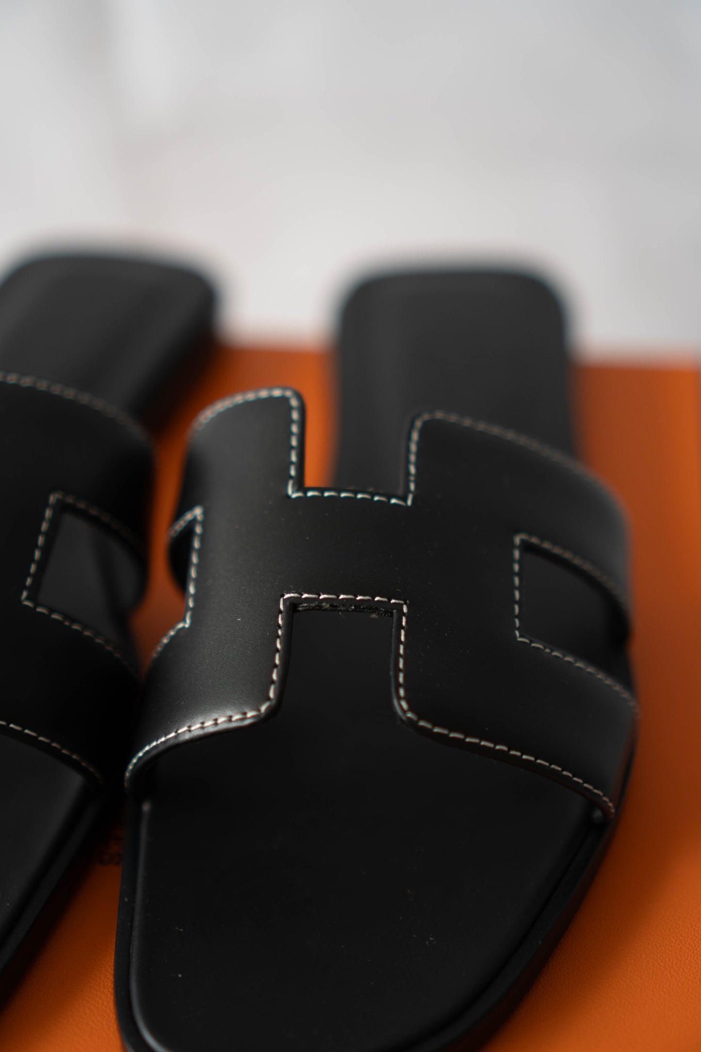 Oran Black Smooth Leather Contrast-Stitch Sandals