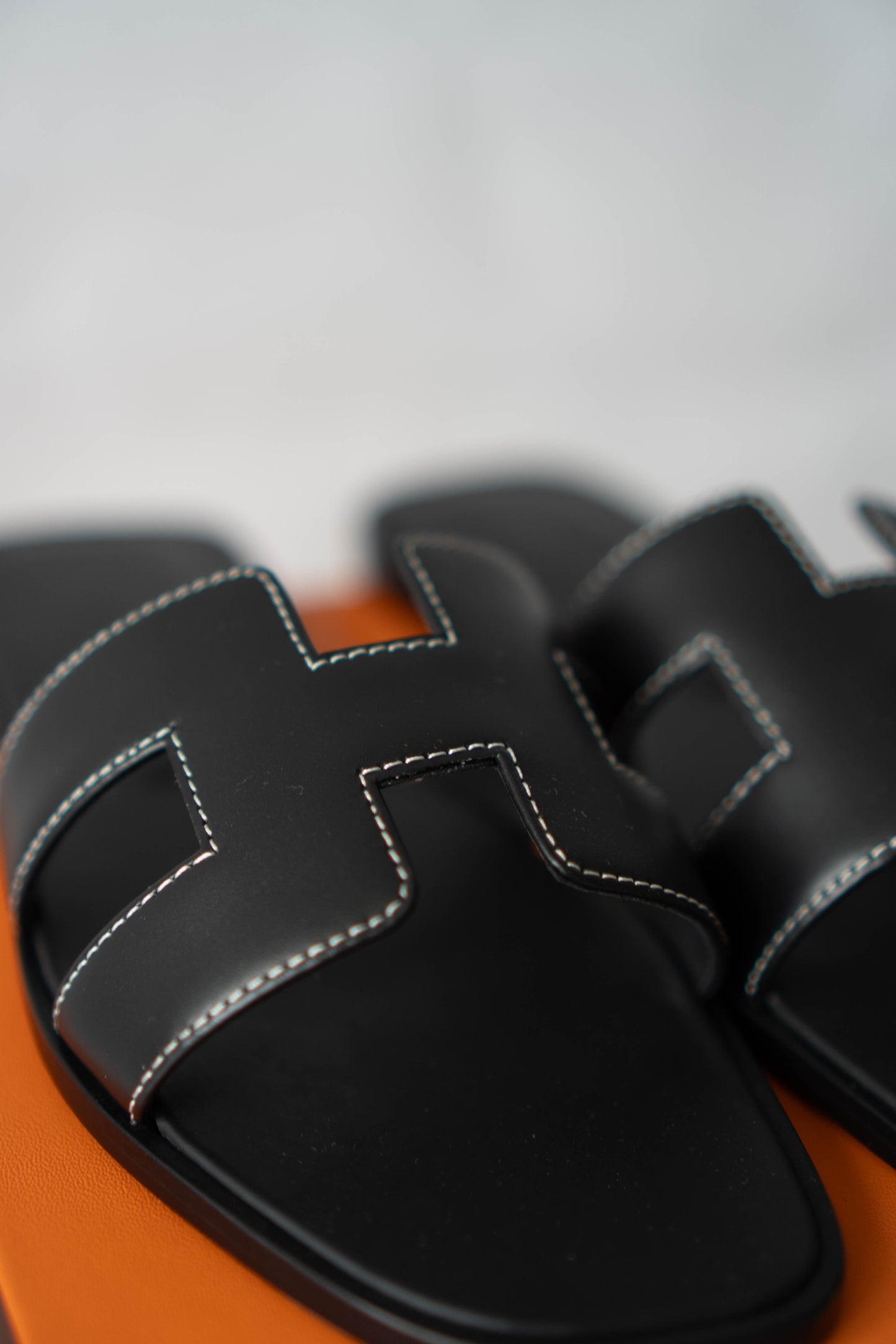 Oran Black Smooth Leather Contrast-Stitch Sandals