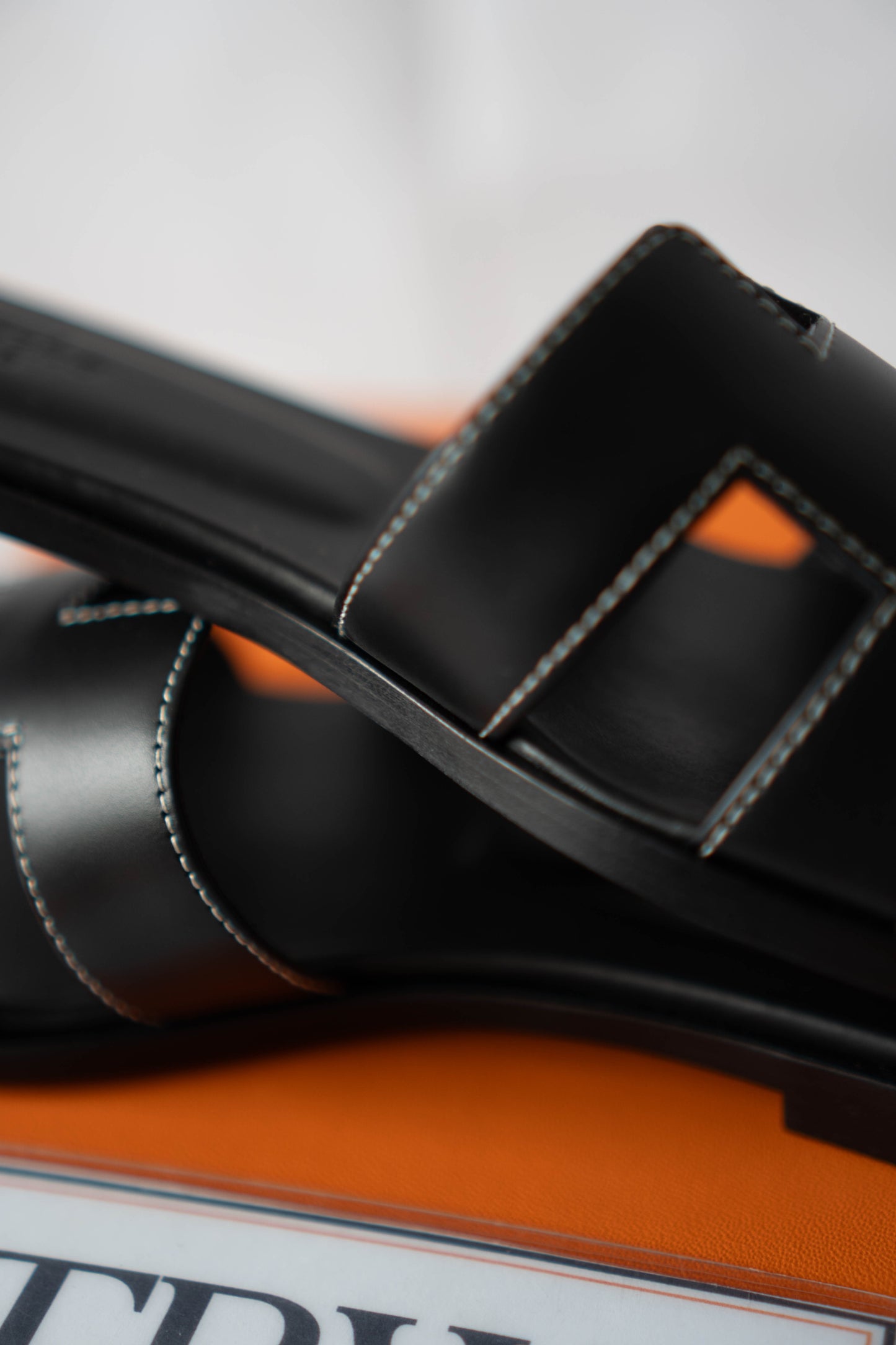 Oran Black Smooth Leather Contrast-Stitch Sandals