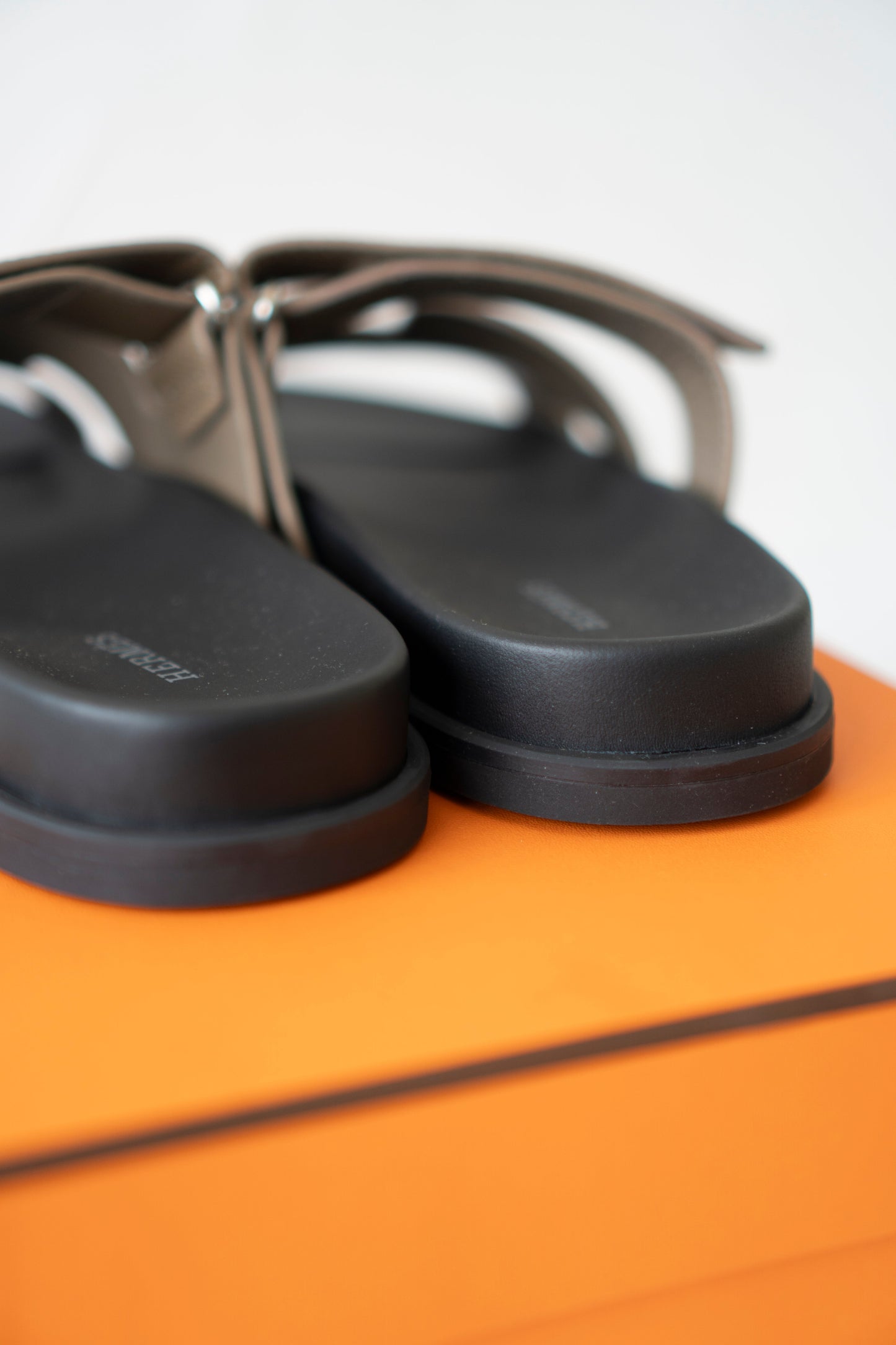 Chypre Sandals – Etoupe Epsom