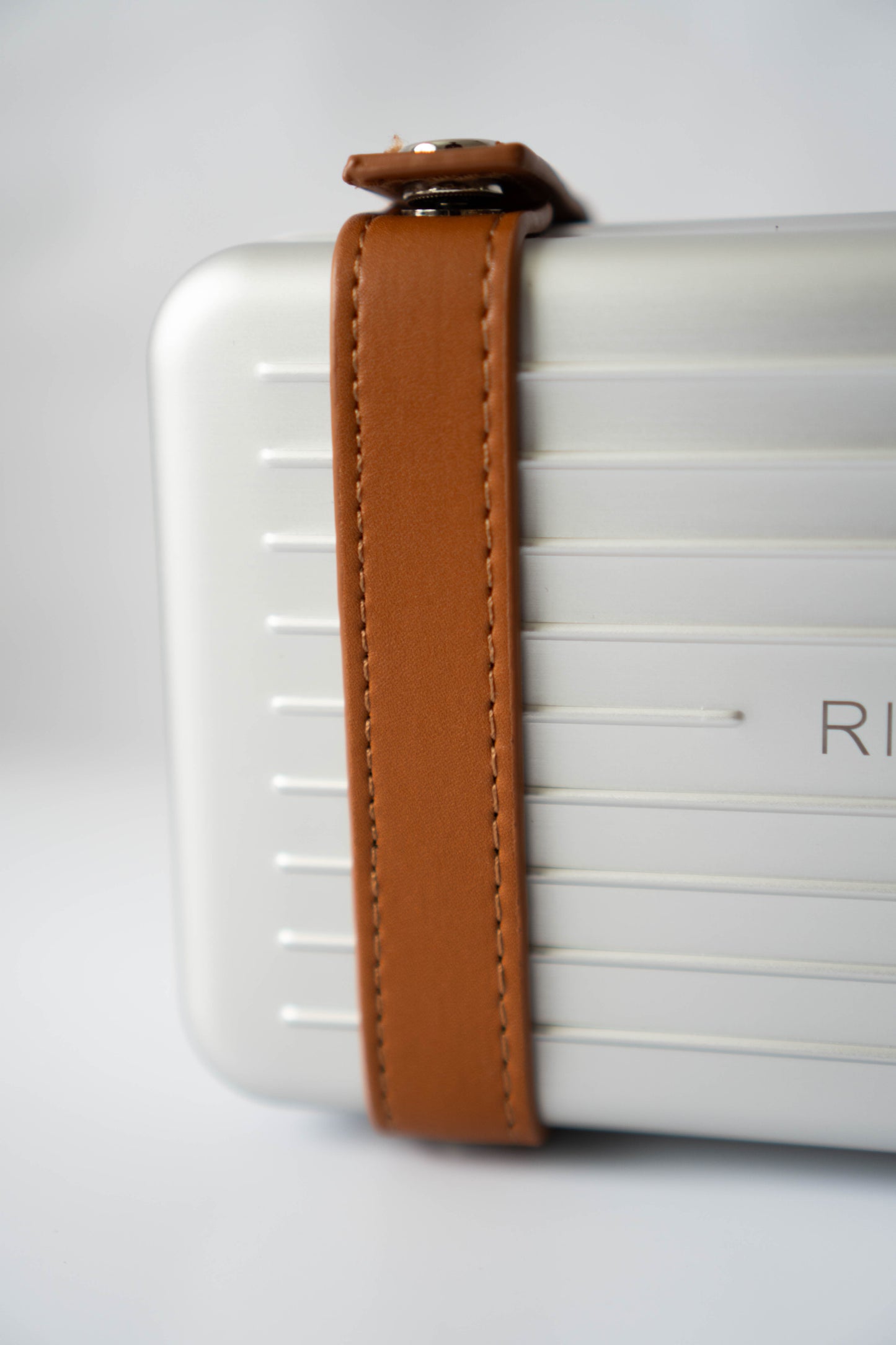 Aluminum Crossbody Case – Silver with Desert Sand Leather