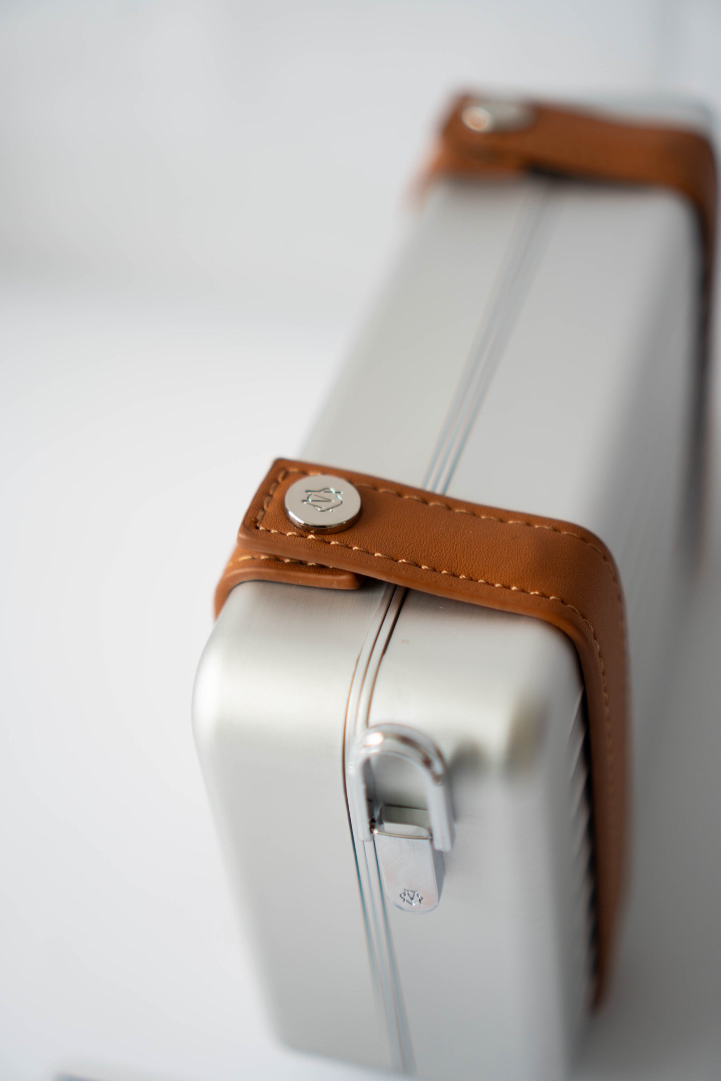 Aluminum Crossbody Case – Silver with Desert Sand Leather