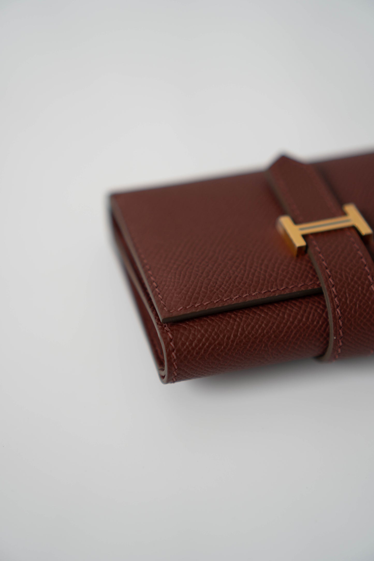 Bearn Compact Wallet – Rouge Sellier Epsom with Gold Hardware