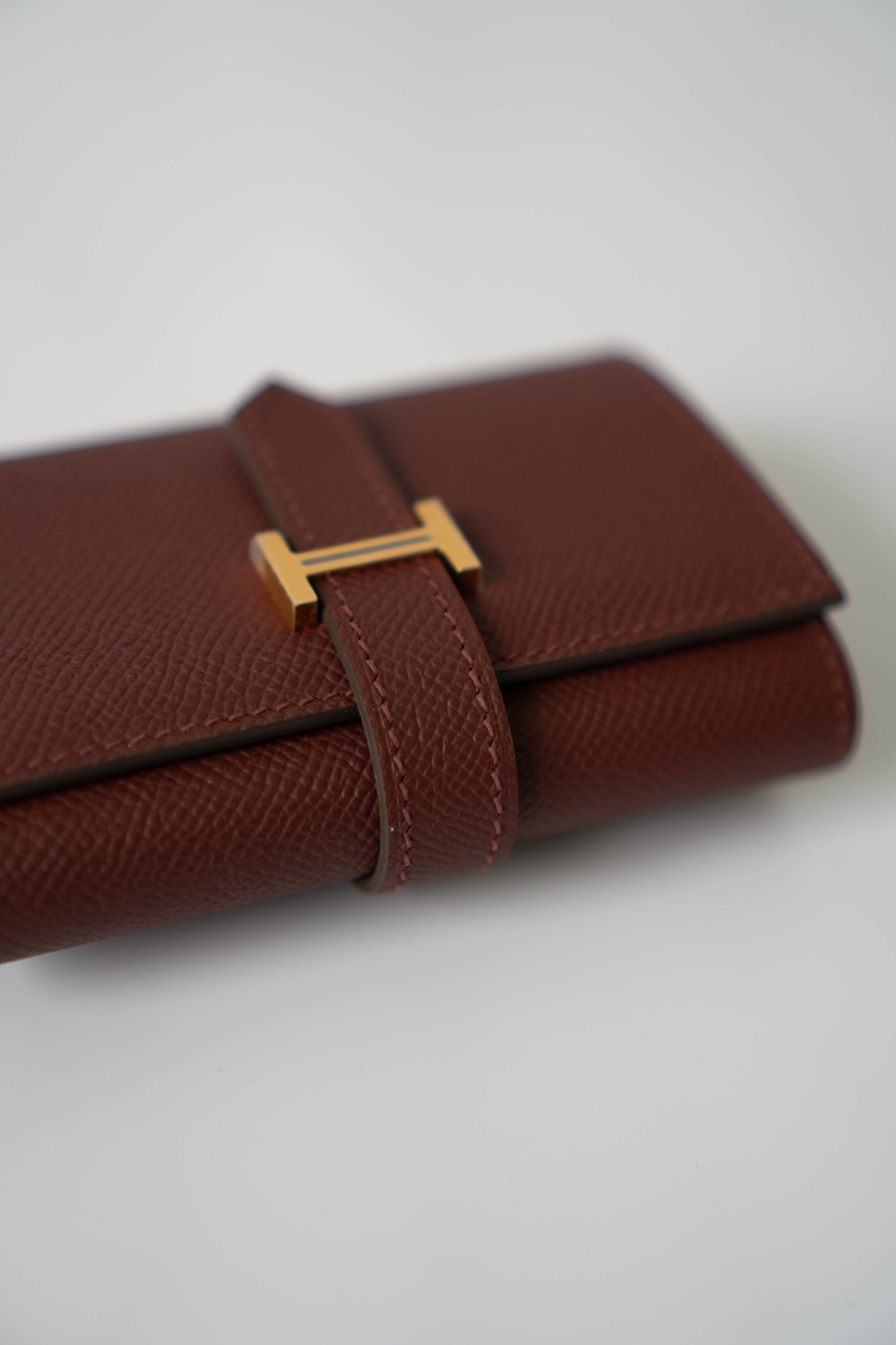 Bearn Compact Wallet – Rouge Sellier Epsom with Gold Hardware