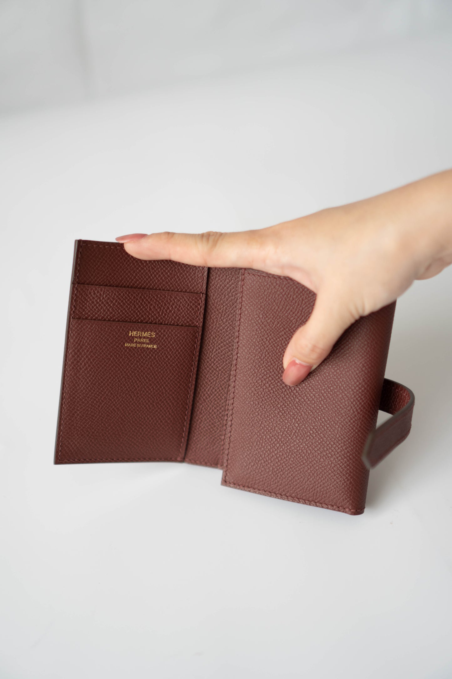 Bearn Compact Wallet – Rouge Sellier Epsom with Gold Hardware