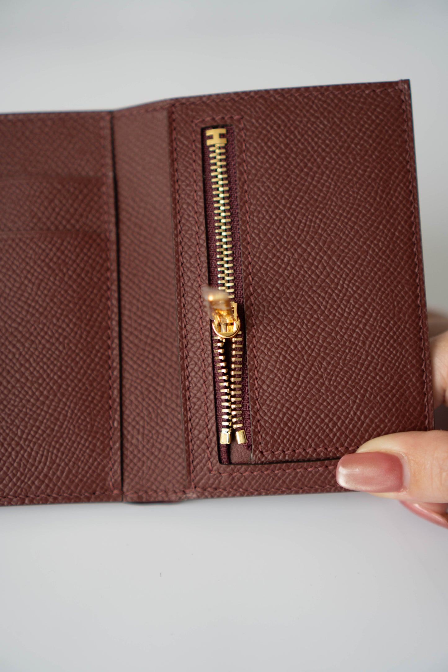 Bearn Compact Wallet – Rouge Sellier Epsom with Gold Hardware
