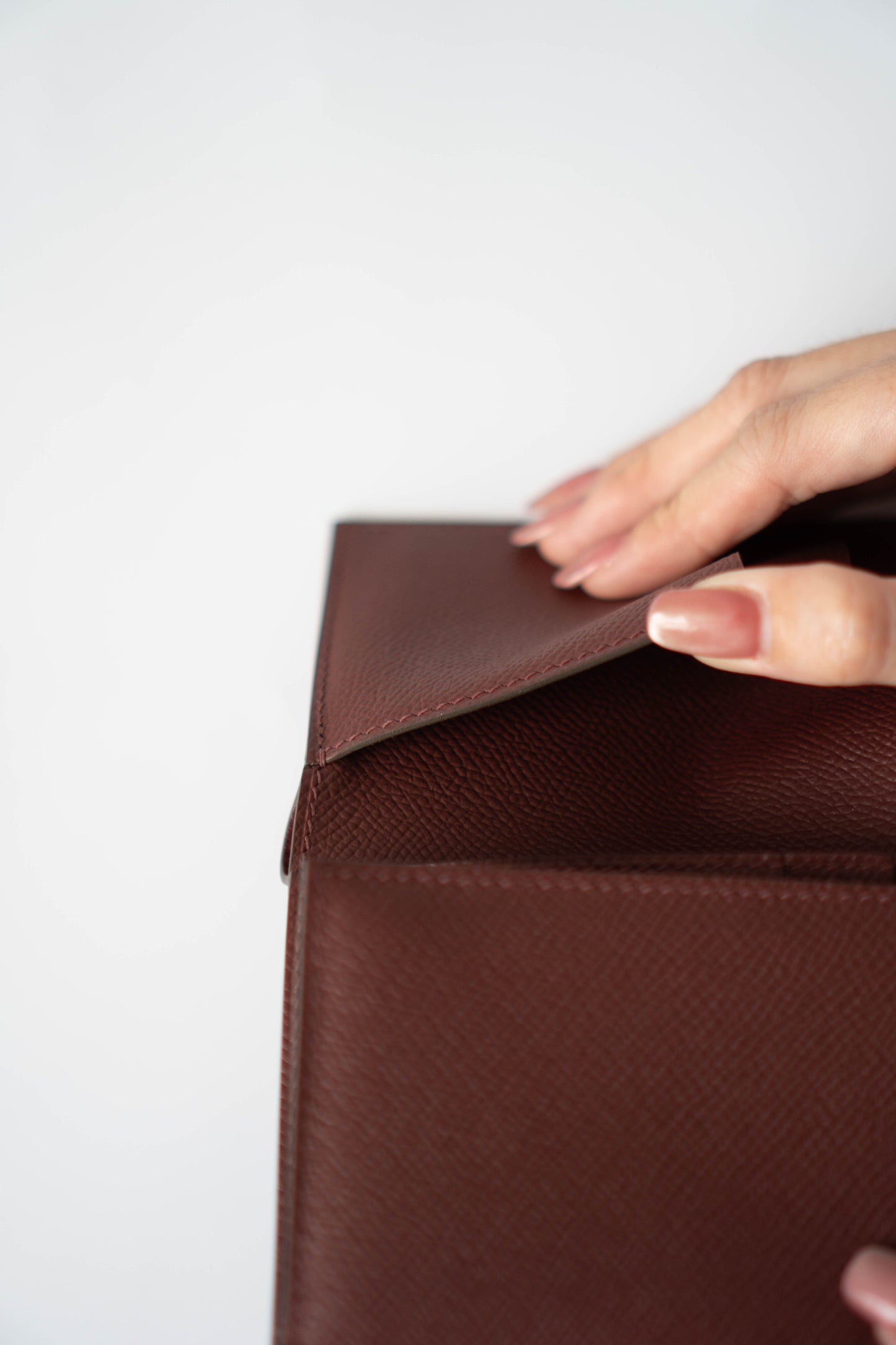 Bearn Compact Wallet – Rouge Sellier Epsom with Gold Hardware