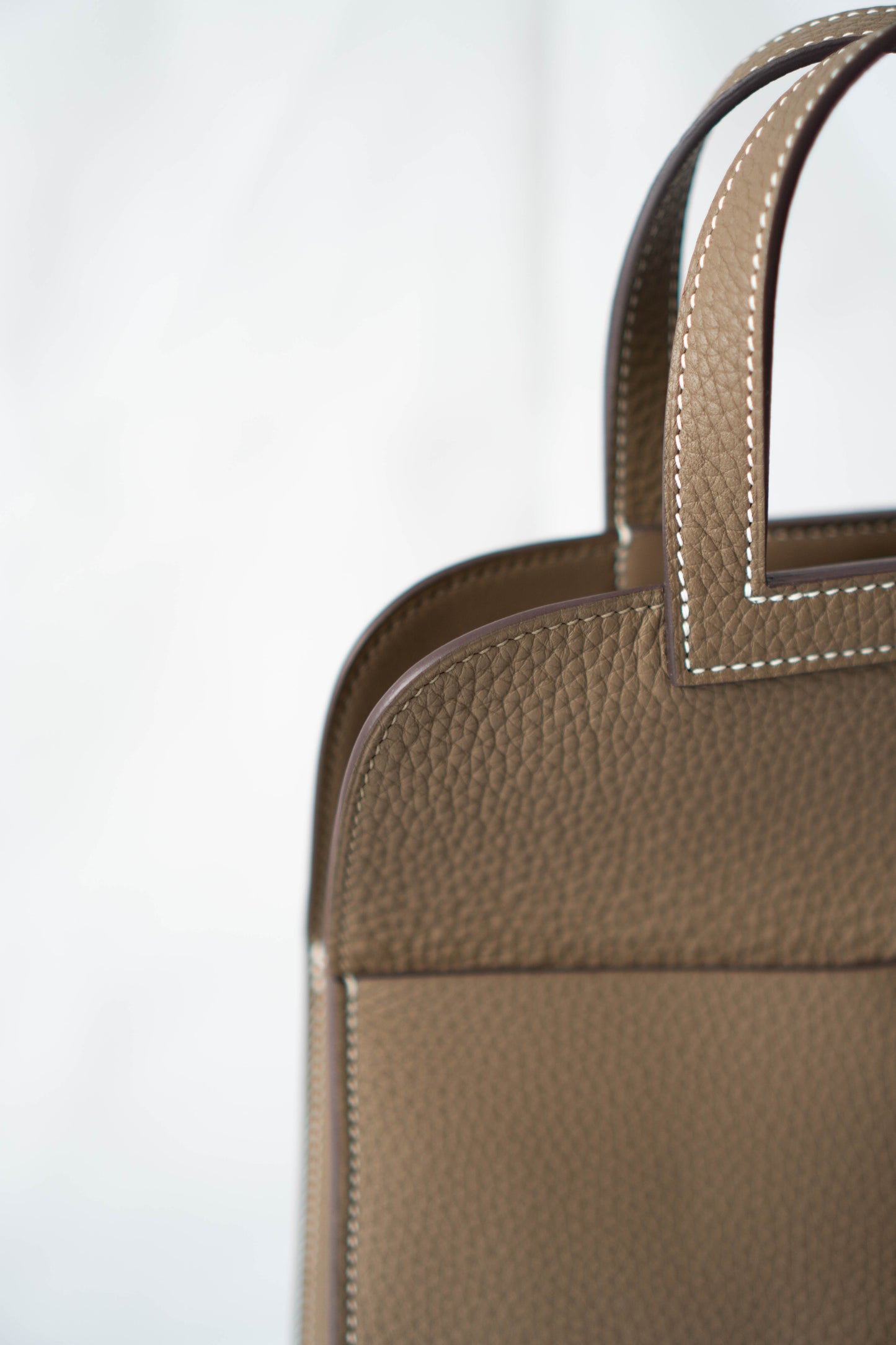 Halzan Top Handle Bag 25 – Etoupe Clemence with Palladium Hardware