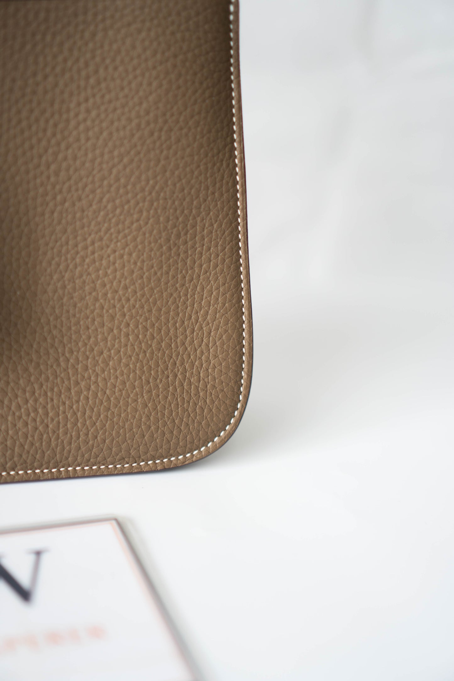 Halzan Top Handle Bag 25 – Etoupe Clemence with Palladium Hardware