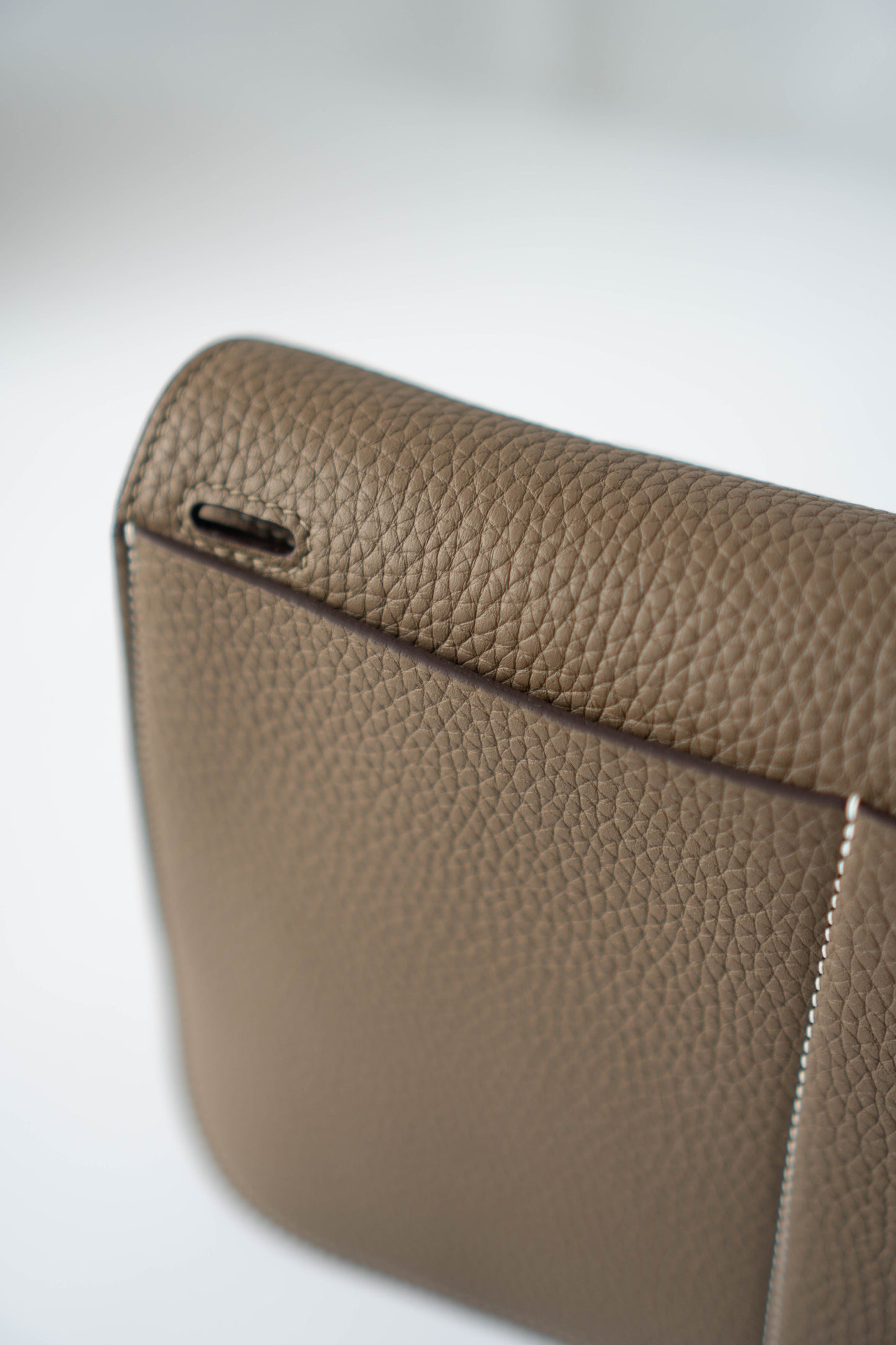 Halzan Top Handle Bag 25 – Etoupe Clemence with Palladium Hardware