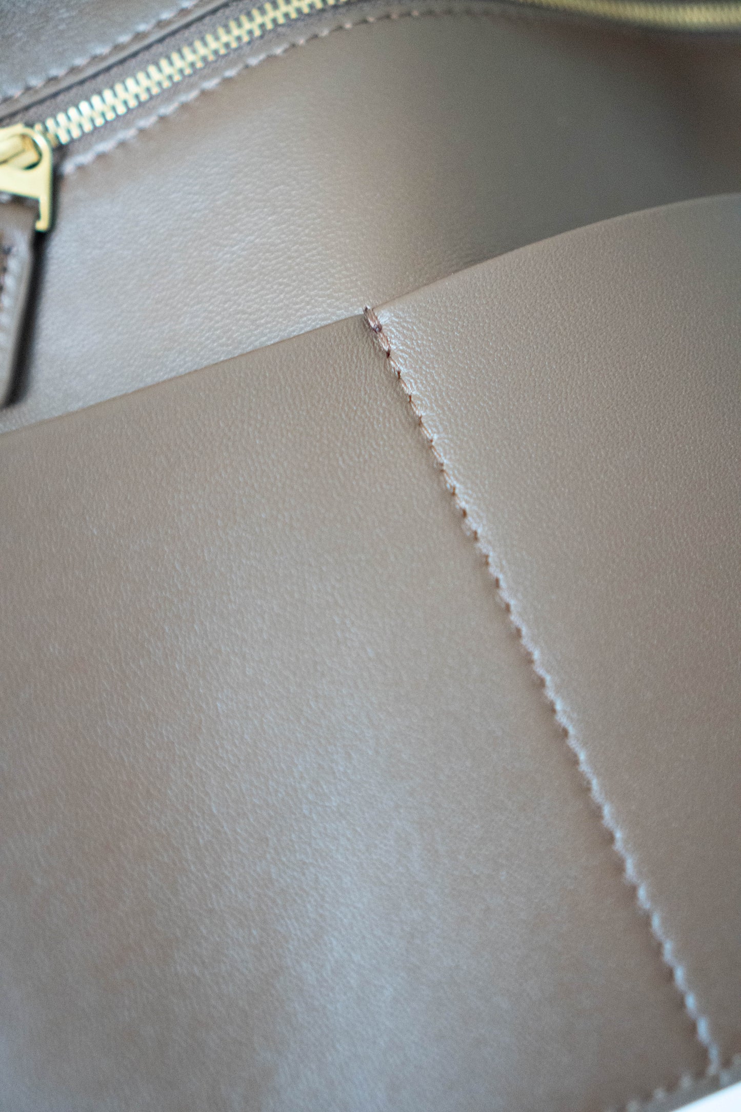 Andiamo Medium – Fondant Brown Intrecciato Leather with Gold Hardware