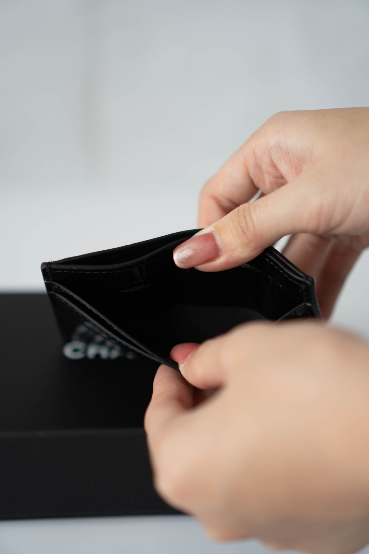 Classic Card Holder – Black Croc Embossed Leather