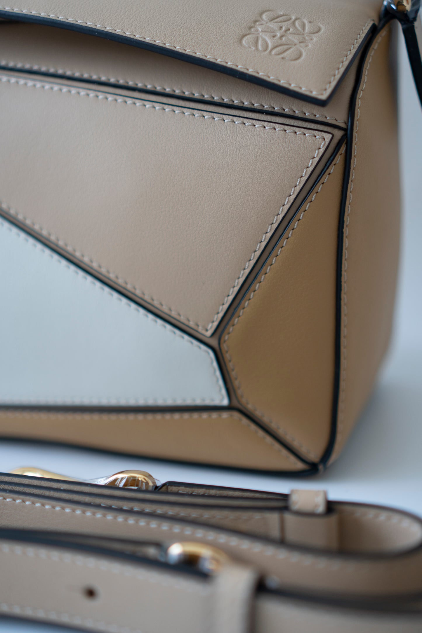 Small Puzzle Bag – Dusty Beige & Soft White